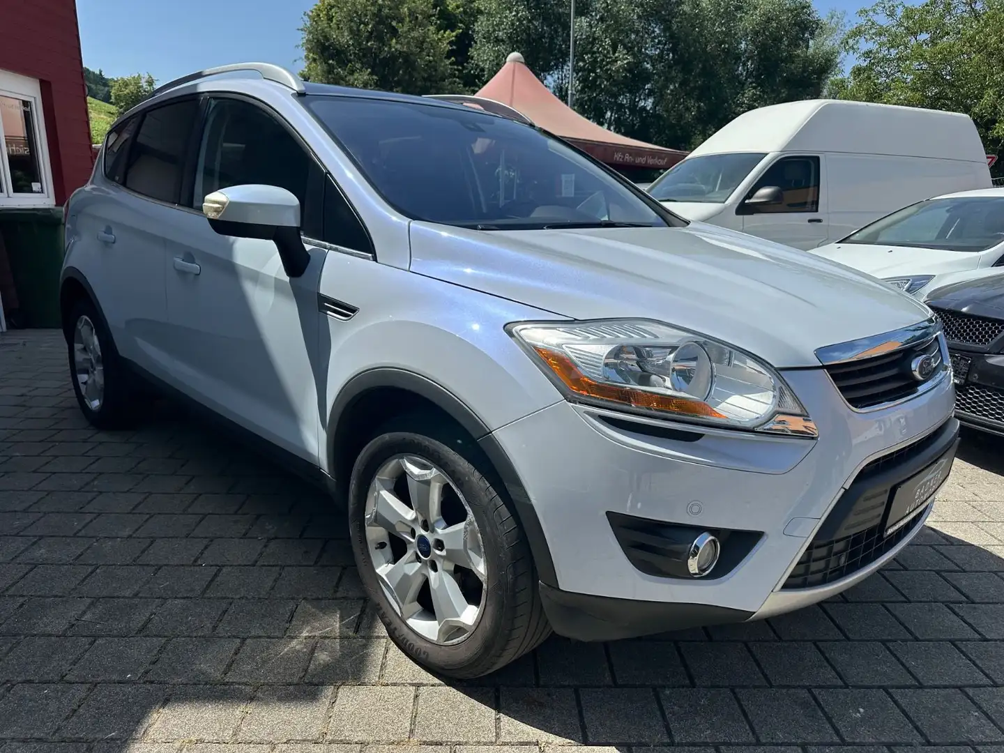 Ford Kuga Titanium Allrad Wit - 1