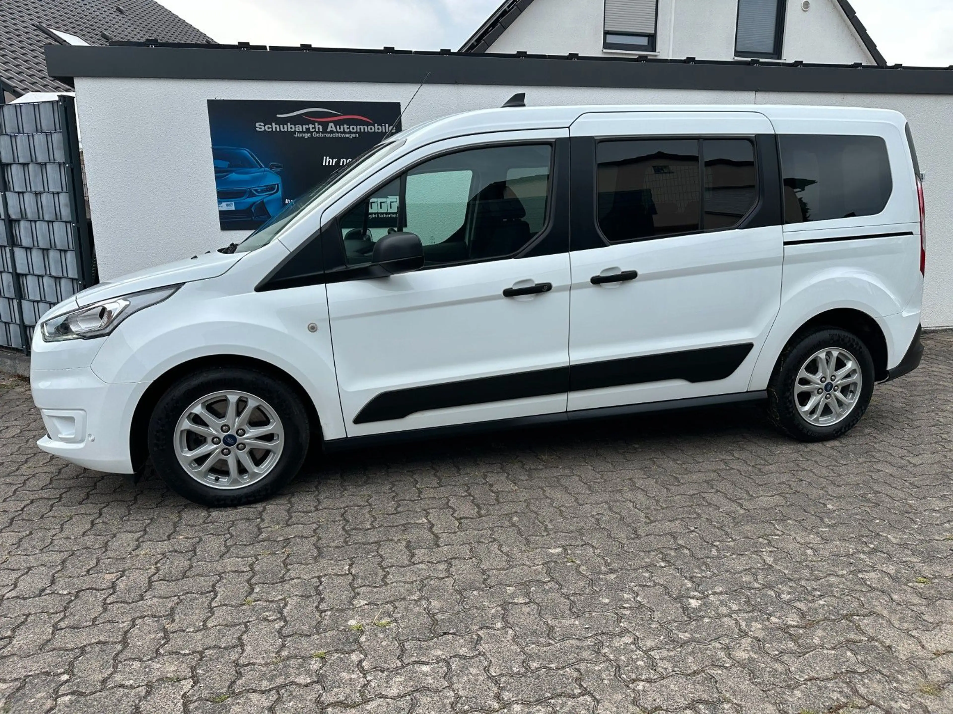 Ford Tourneo Connect Transit Connect lang L2 1,5D 5-Sitze Xenon AHK — photo 5