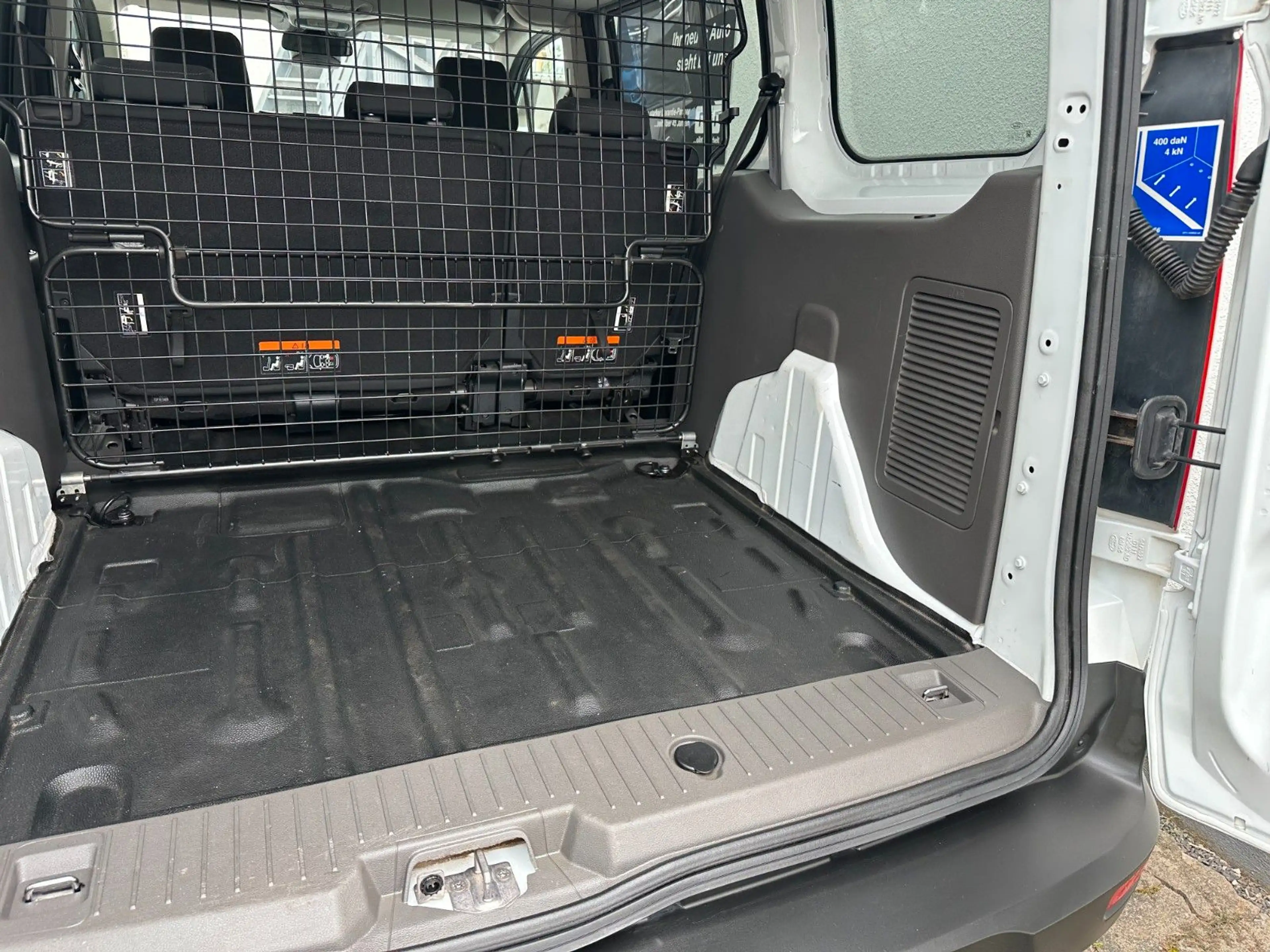 Ford Tourneo Connect Transit Connect lang L2 1,5D 5-Sitze Xenon AHK — photo 11