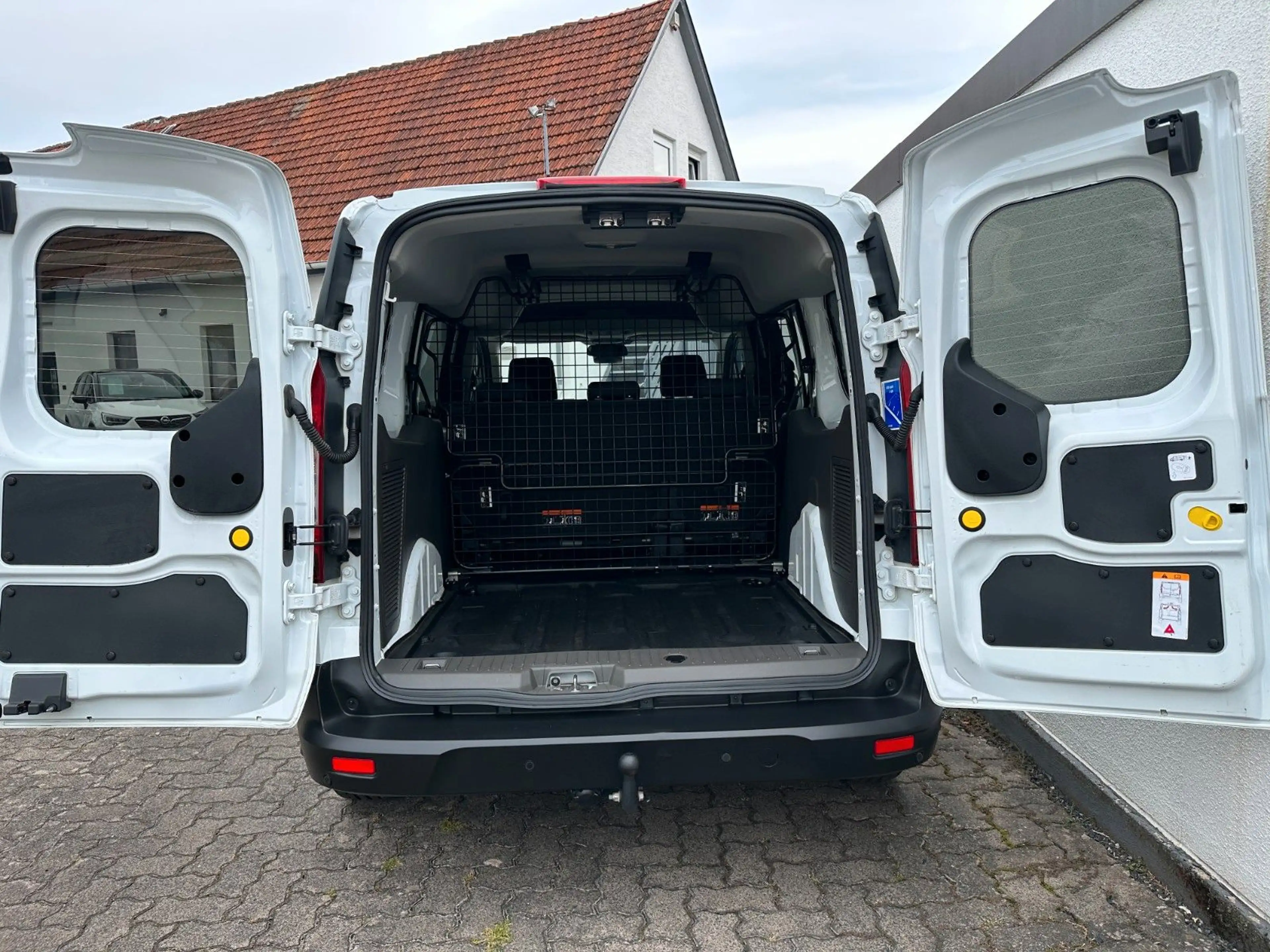 Ford Tourneo Connect Transit Connect lang L2 1,5D 5-Sitze Xenon AHK — photo 13