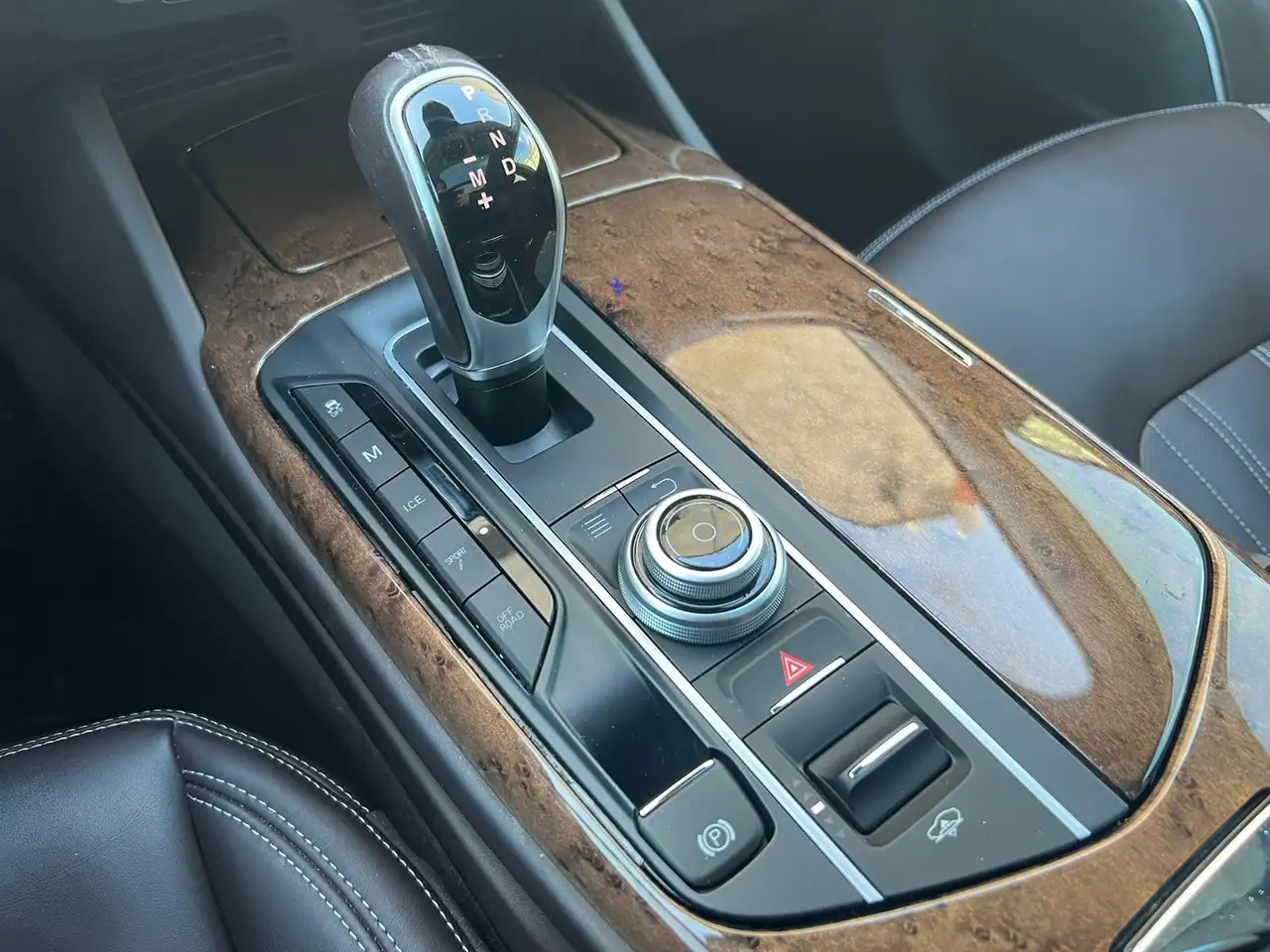 Maserati Levante снимка Maserati Levante