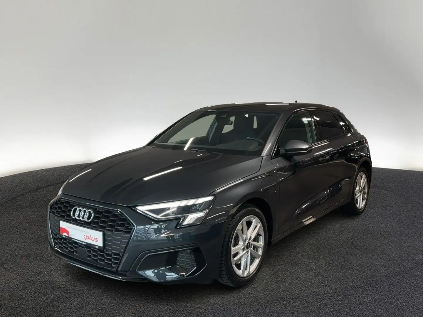 Audi A3 40 TFSI e advanced S tronic LED Nav Gris - 2