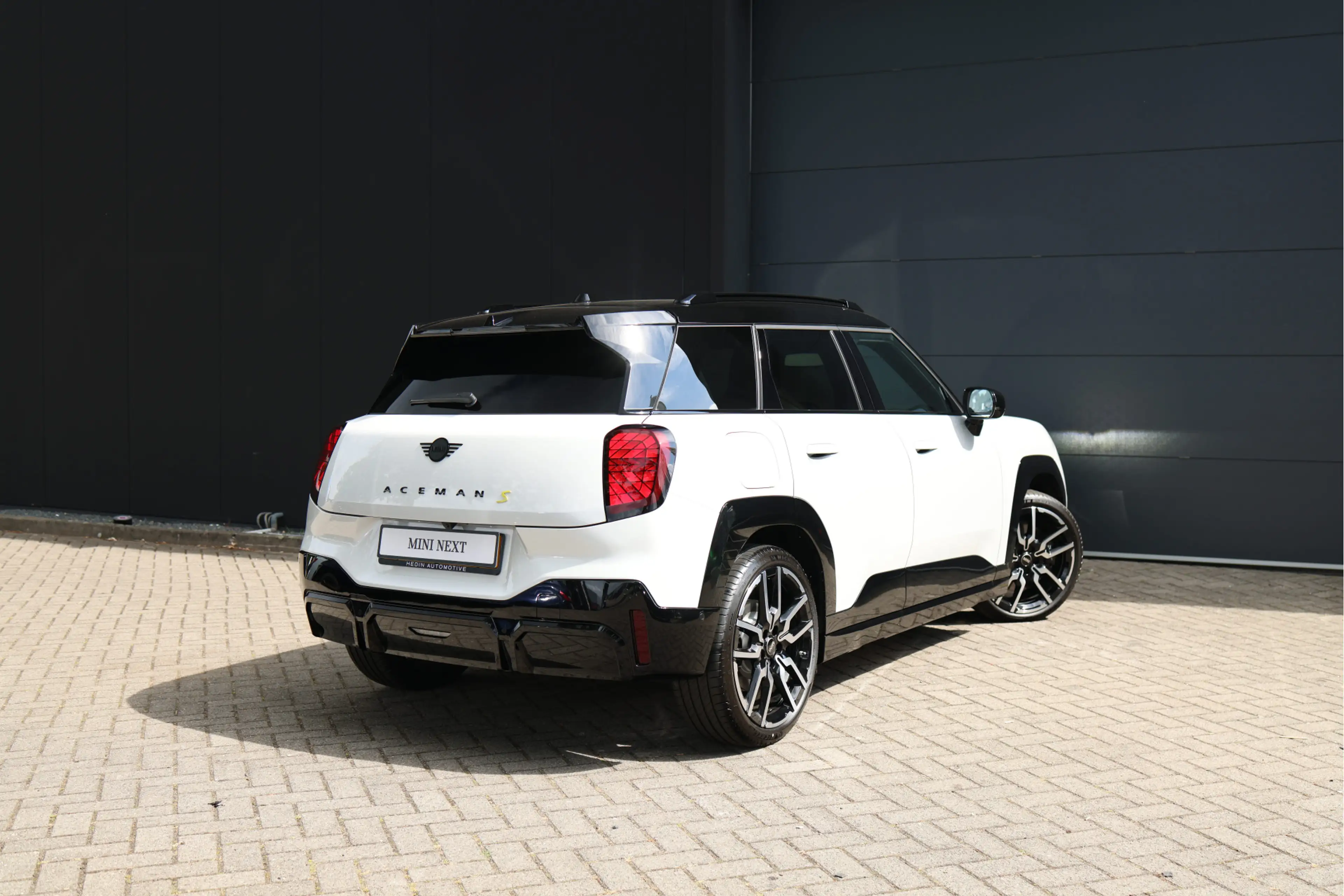 MINI Aceman SE John Cooper Works Pakket M 54.2 kWh | Panoramad — photo 2