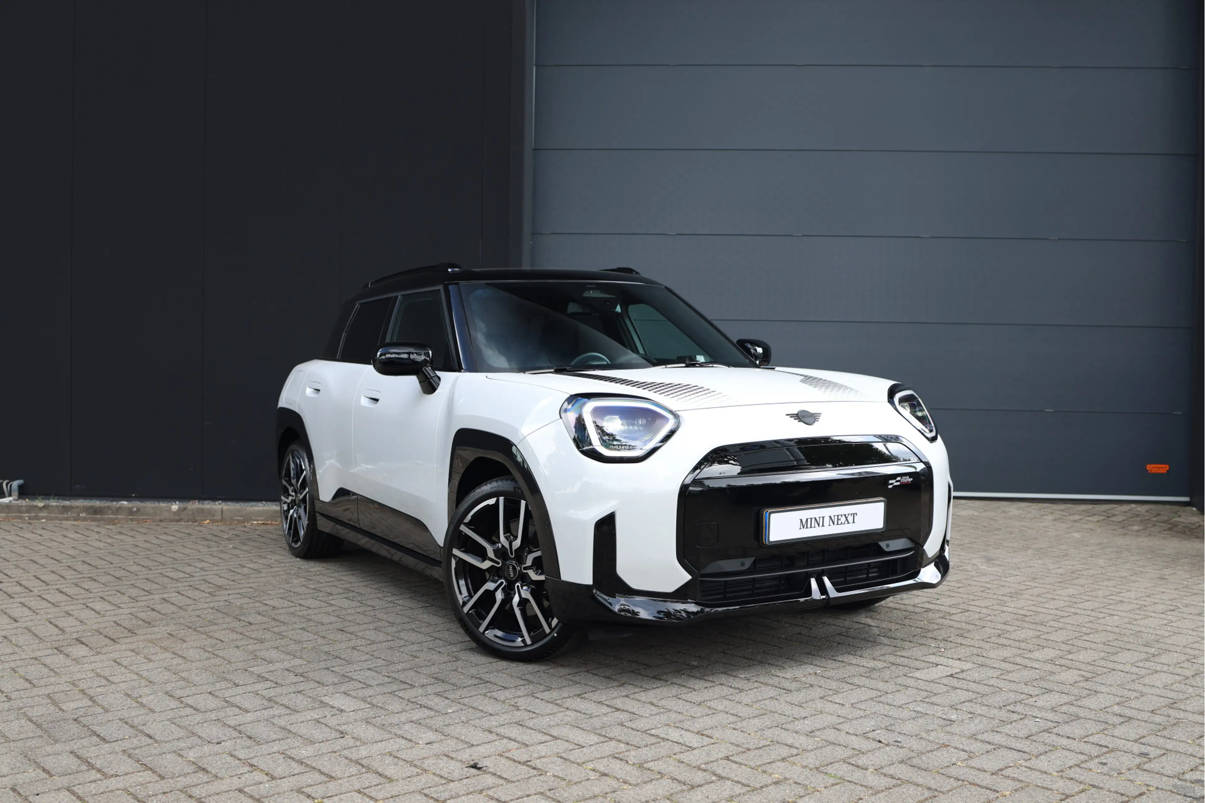 MINI Aceman SE John Cooper Works Pakket M 54.2 kWh | Panoramad — photo 4