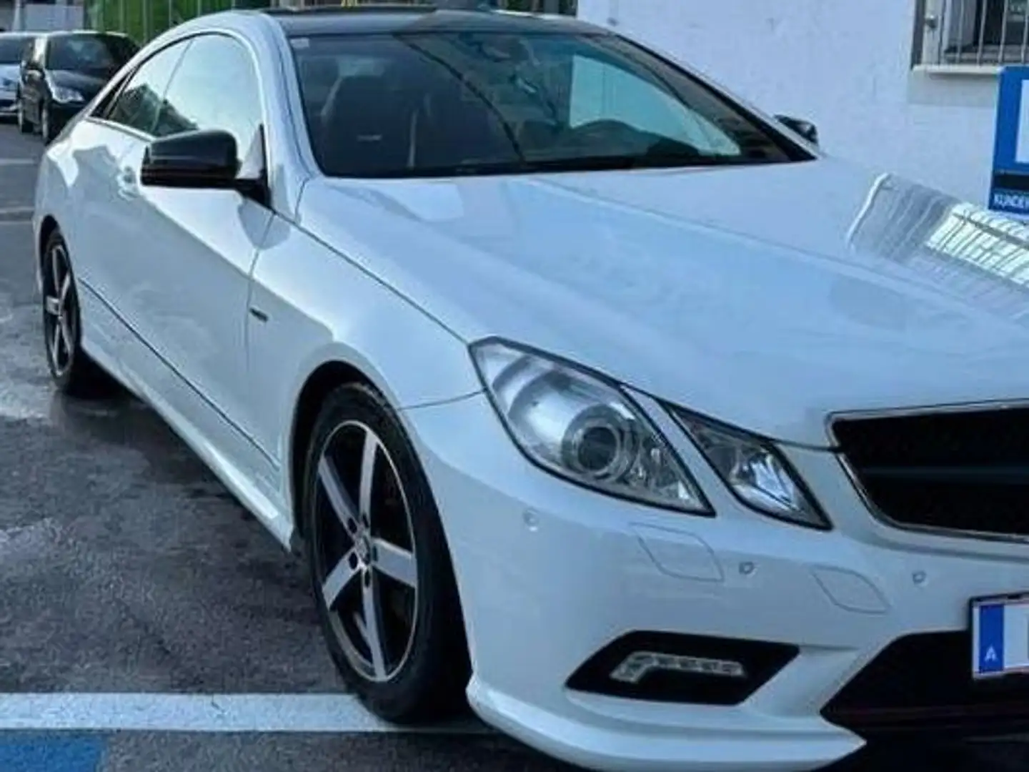 Mercedes-Benz E 250 E 250 BlueEfficiency CDI Aut. Weiß - 2