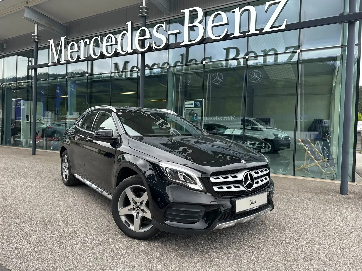 Mercedes-Benz GLA 180 Aut. *AMG-Line*AMG-Exklusiv-Paket*AHV* Noir - 1