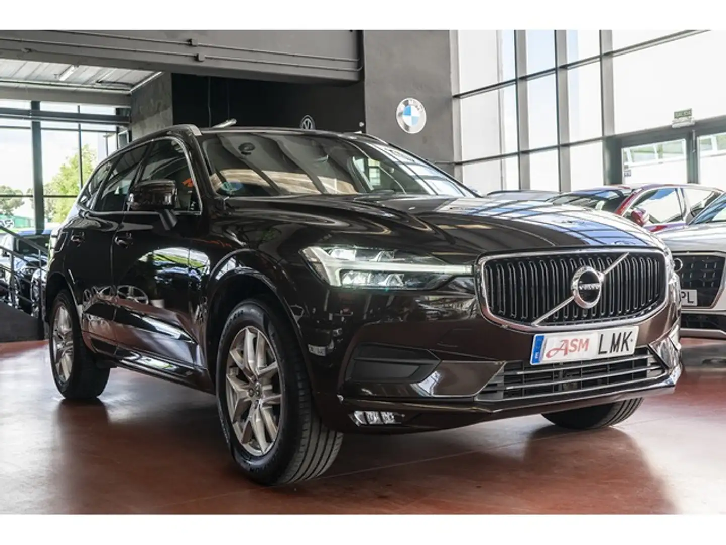 Volvo XC60 B4 Momentum Pro AWD Aut. Maro - 2