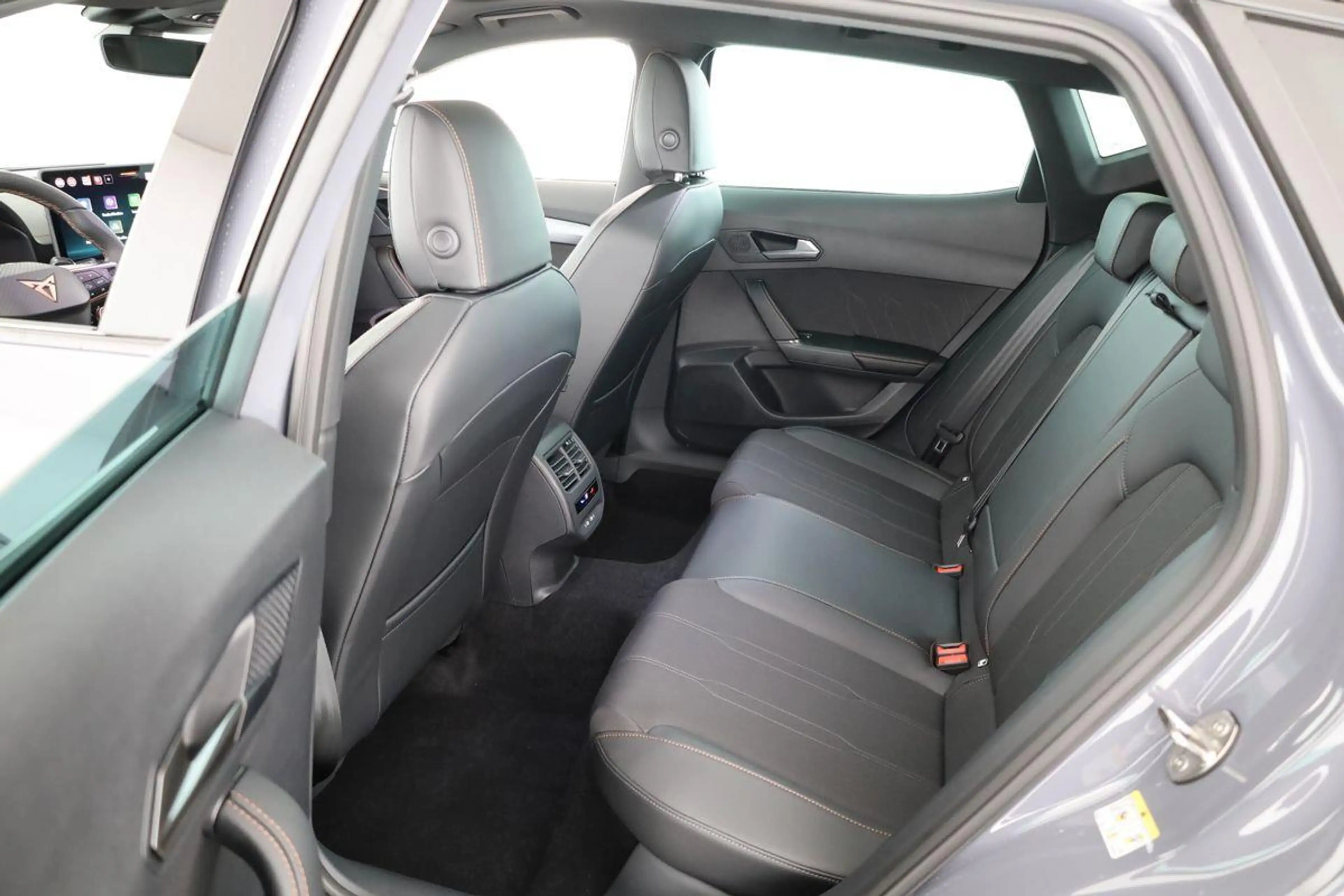 CUPRA Formentor 2.0 TSI 150 kW 4Drive DSG 4Drive, Pano, Navi, M... — photo 11