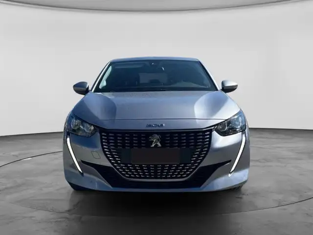 Peugeot 208 view 2