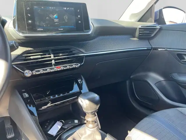 Peugeot 208 view 8