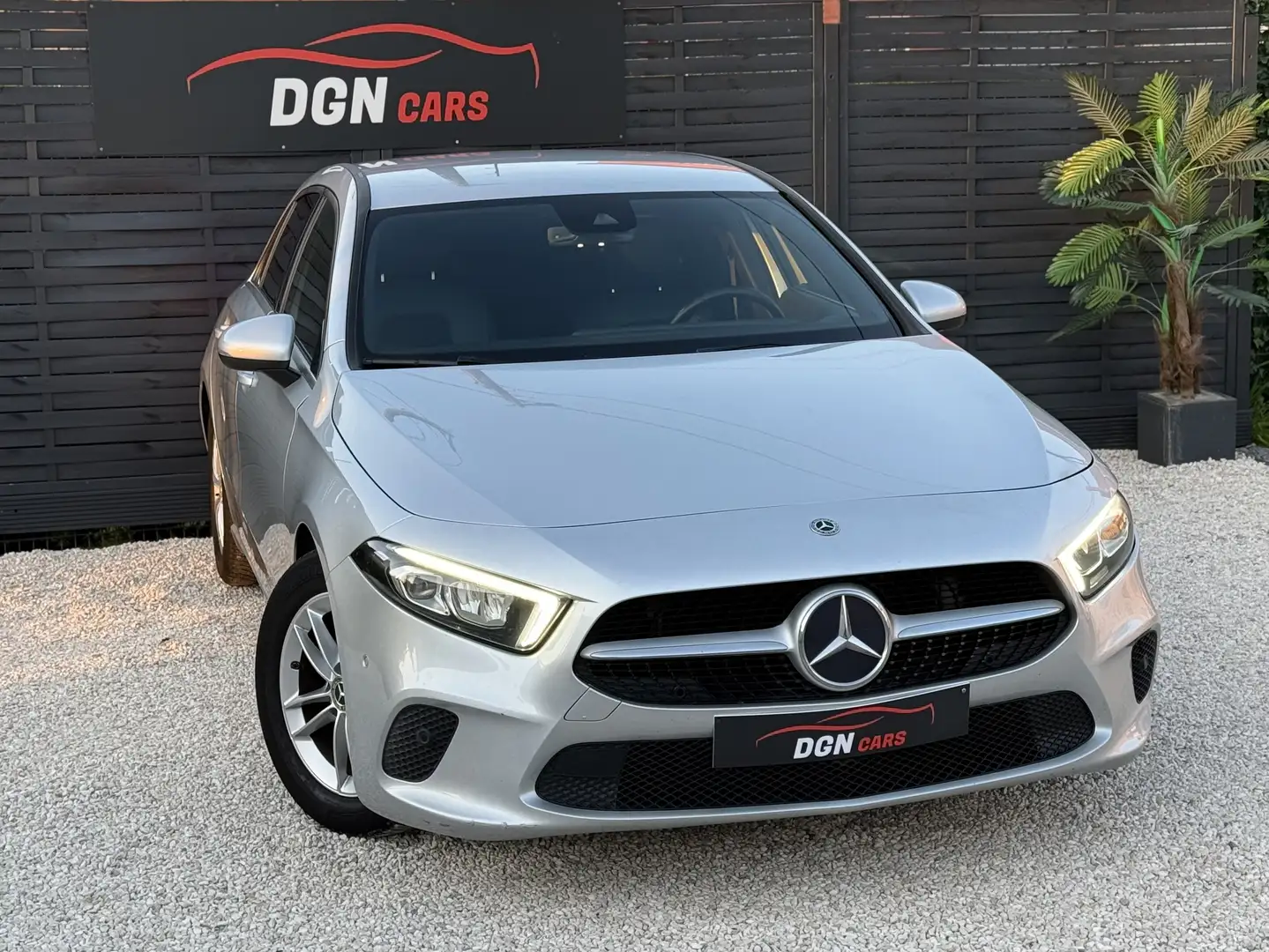 Mercedes-Benz A 180 d Launch Edition (EU6d-TEMP) Gris - 2