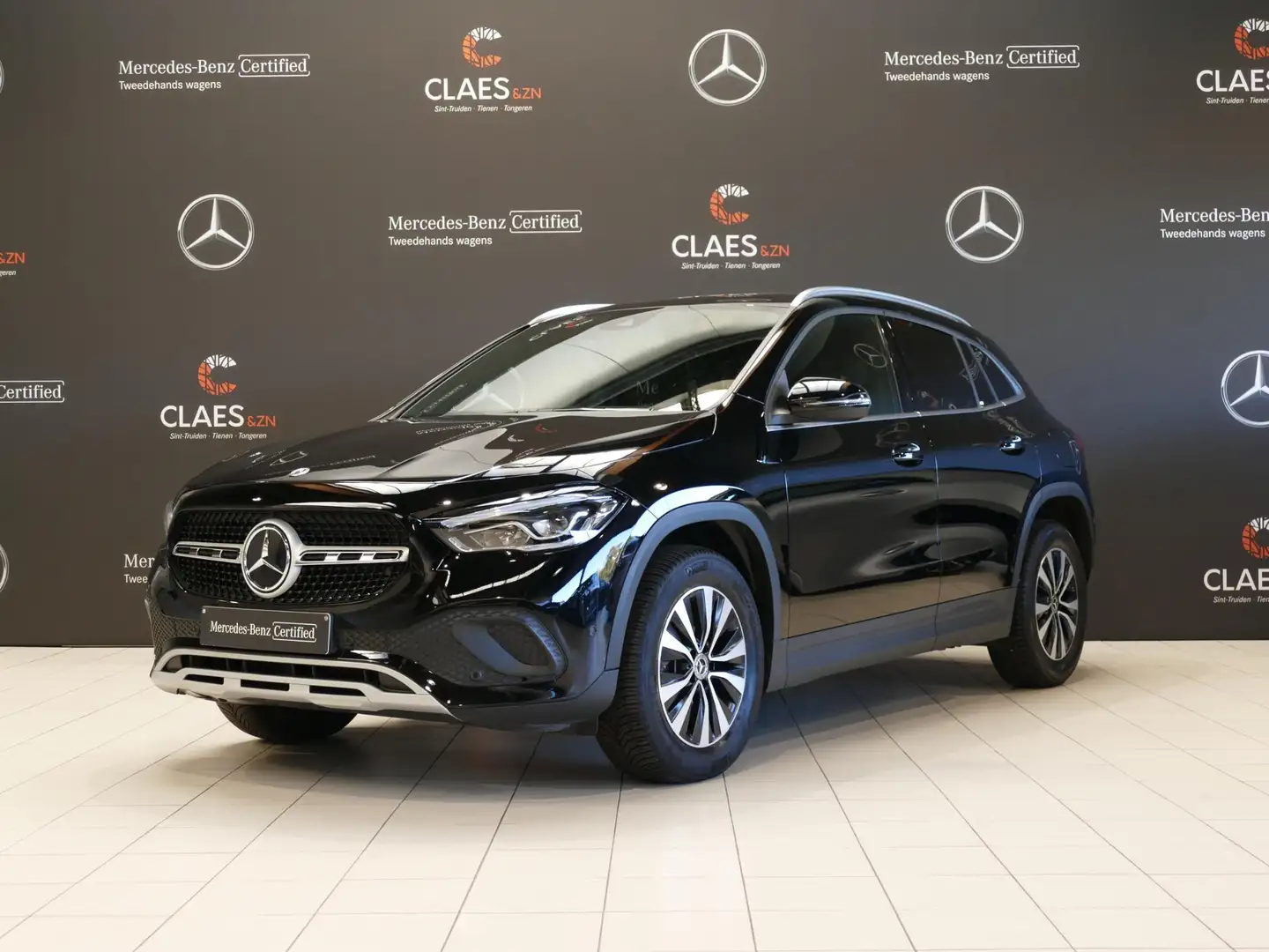 Mercedes-Benz GLA 200 200d Business Line DOS 7943 Negro - 1