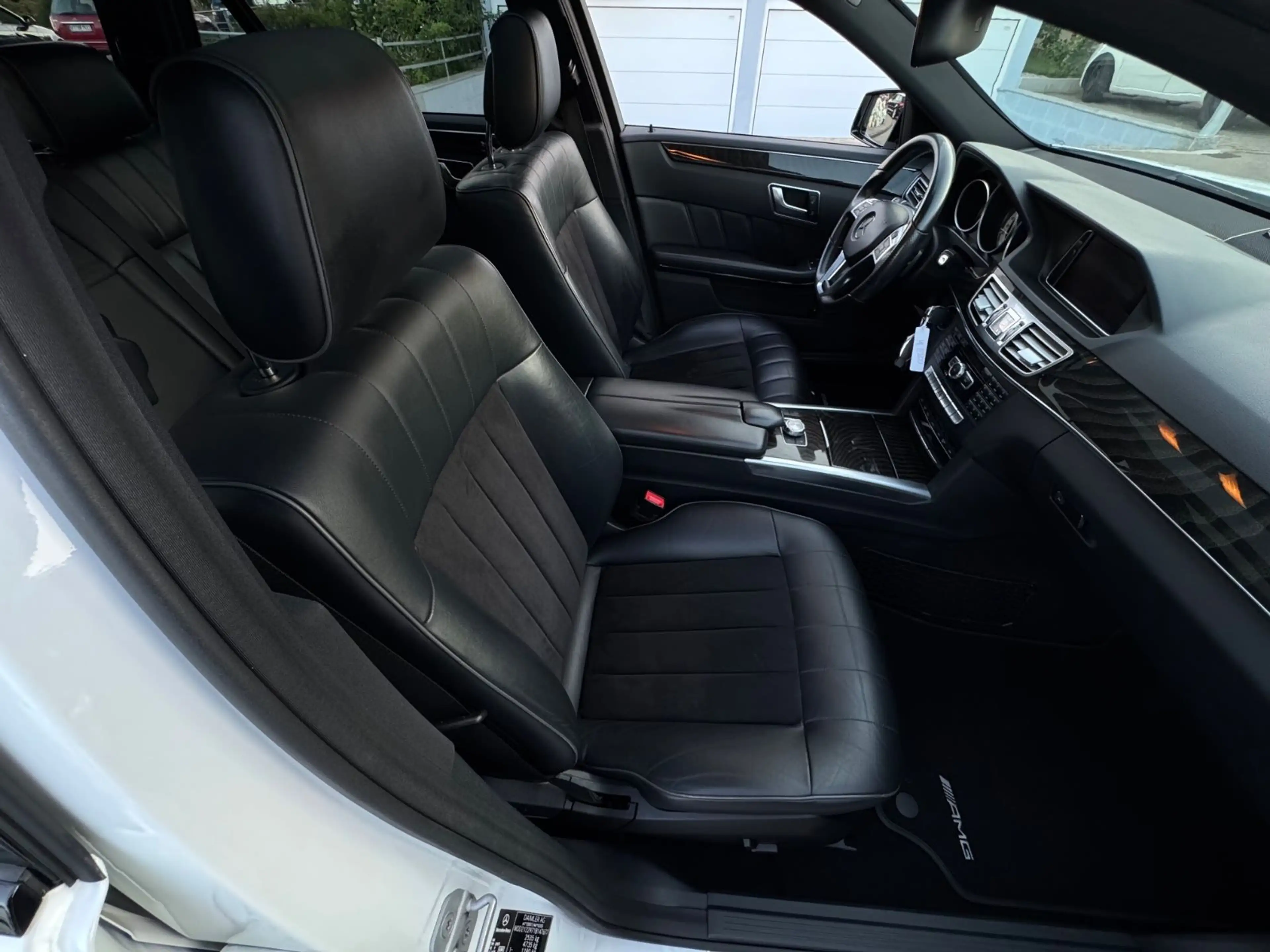 Mercedes-Benz E 250 AMG LINE Night Paket*4Matic*PANO*Standh.* — photo 12