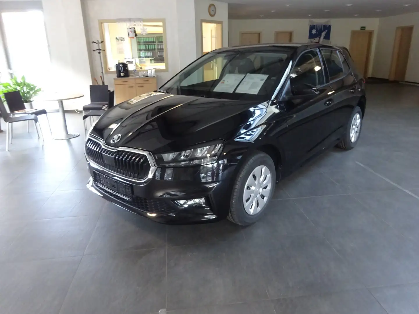 Skoda Fabia Essence 1,0 59kw 80PSSitzheizung Tempom PDC hinten Schwarz - 1
