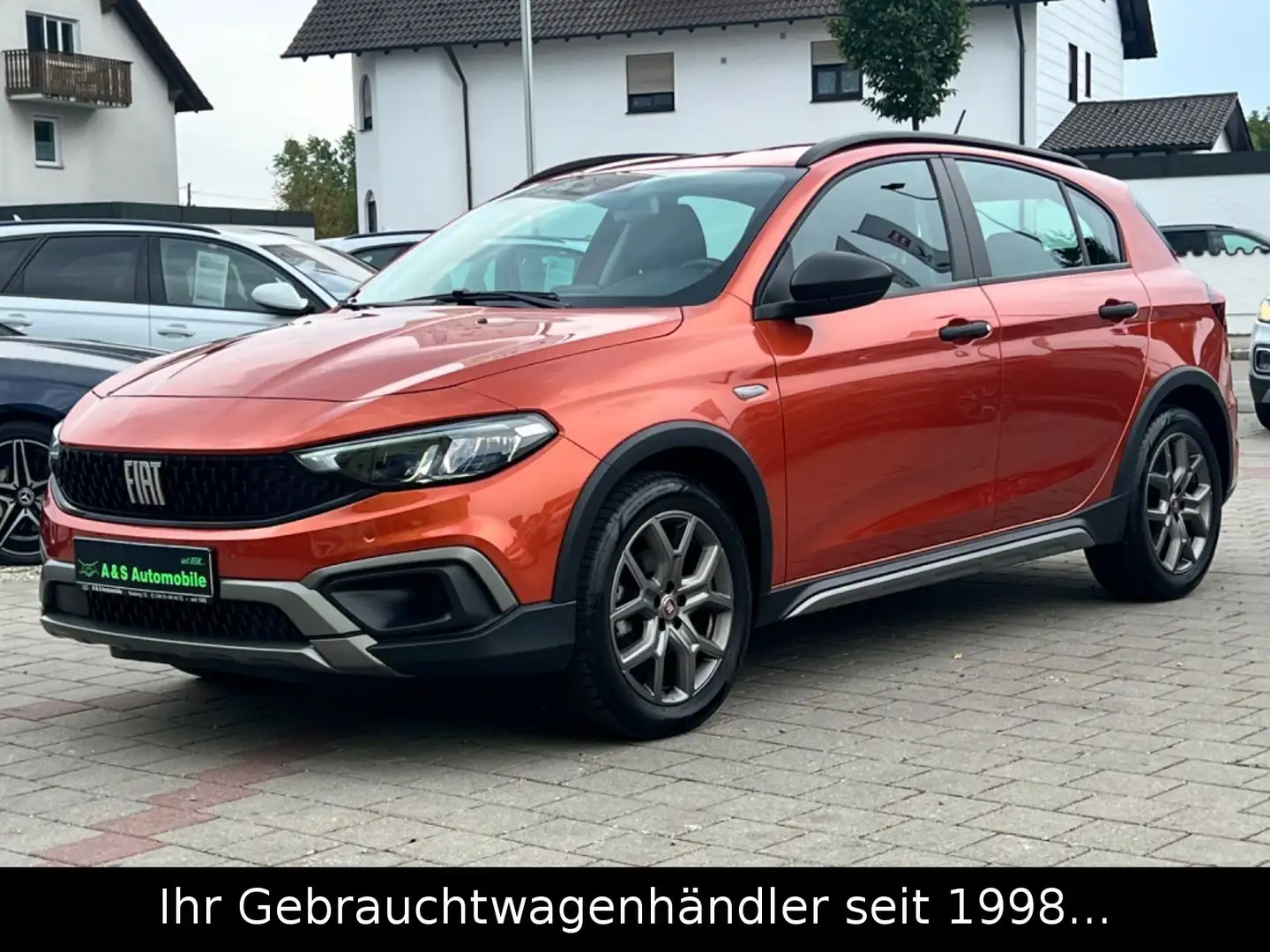 Fiat Tipo City Cross * LED/KAMERA/ABSTAND/1.HD/8-FACH Orange - 2