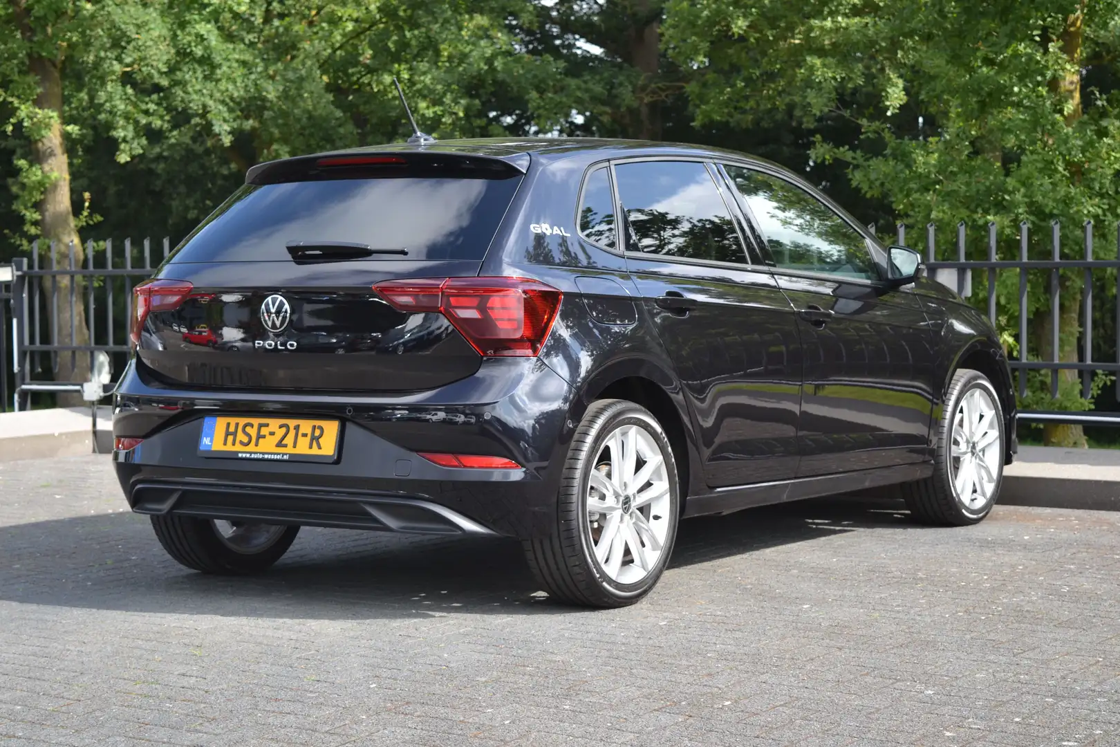 Volkswagen Polo 1.0 TSI Goal | Camera | Adaptive | Navi | Stoelver Zwart - 2