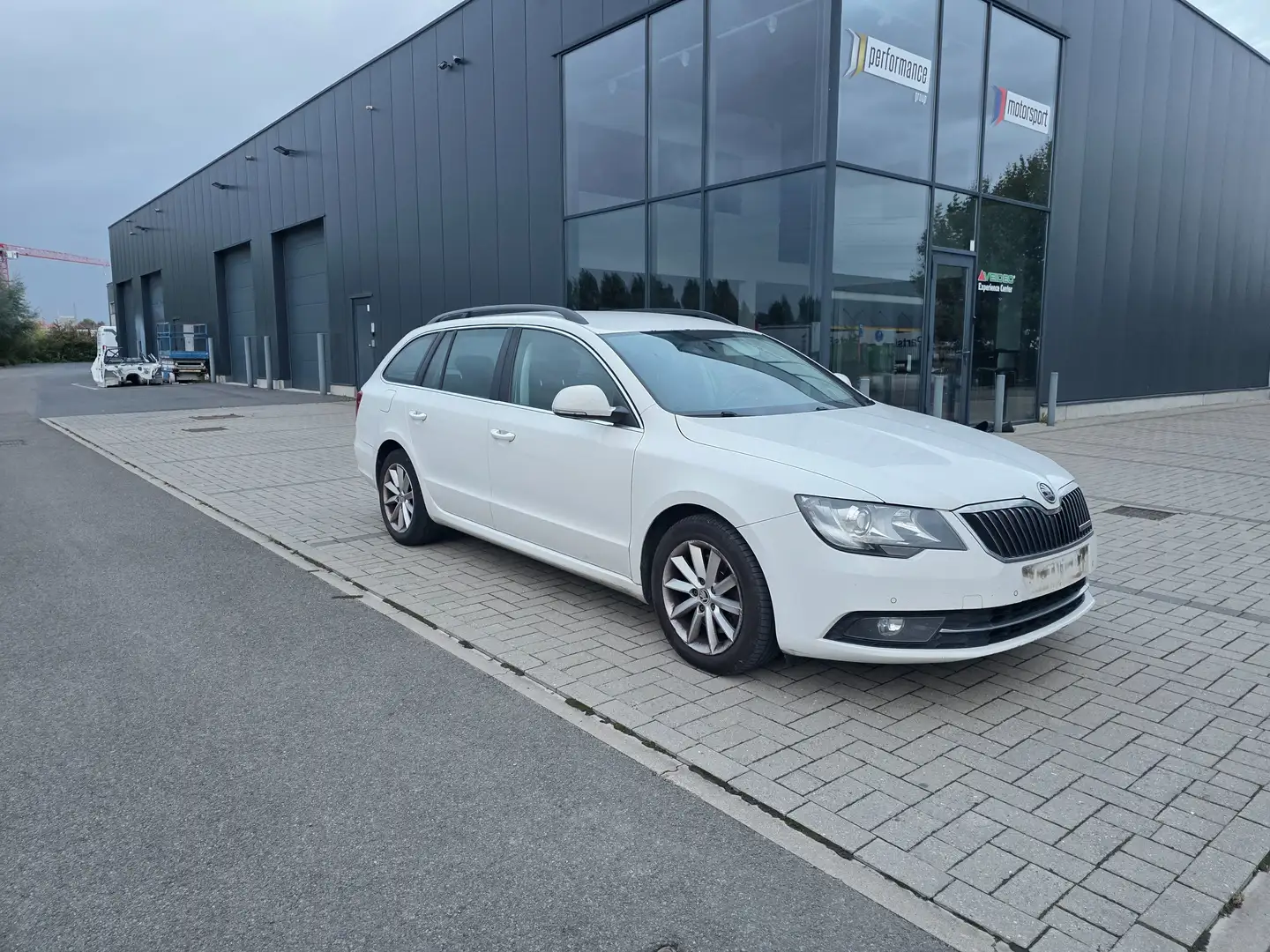 Skoda Superb Superb SW 1.6 CR TDi Active Blanc - 1