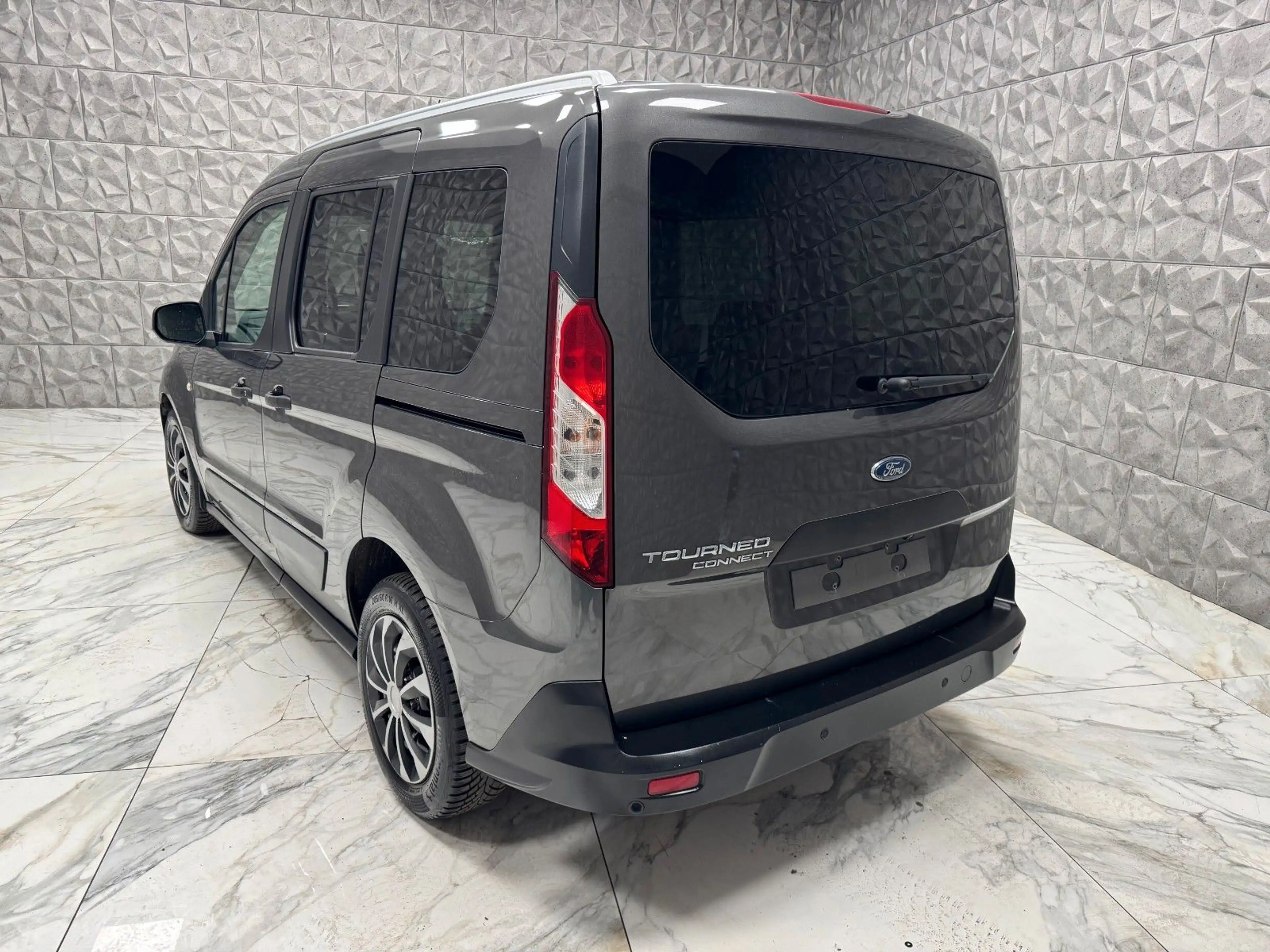 Ford Tourneo Connect Trend — photo 2