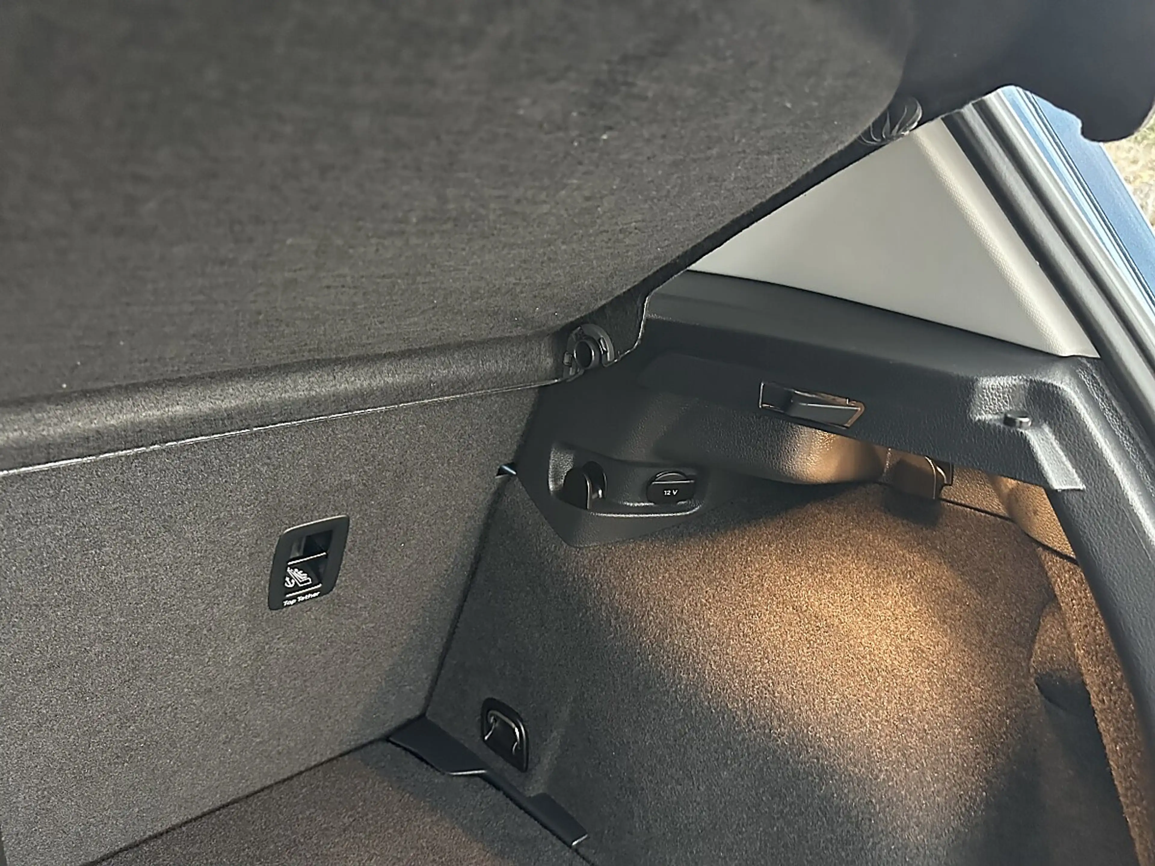 Volkswagen Golf R abbit - SiTZHEiZUNG - ÖAMTC PiCKERL - TEMPOMAT ... — photo 14