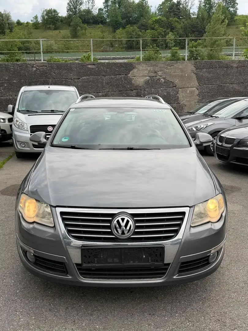 Volkswagen Passat Variant Highline Grau - 2