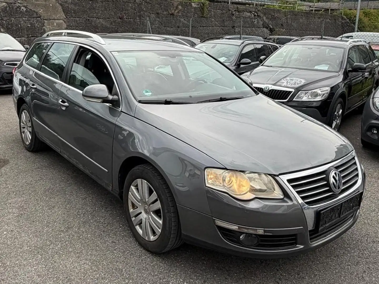 Volkswagen Passat Variant Highline Grau - 1