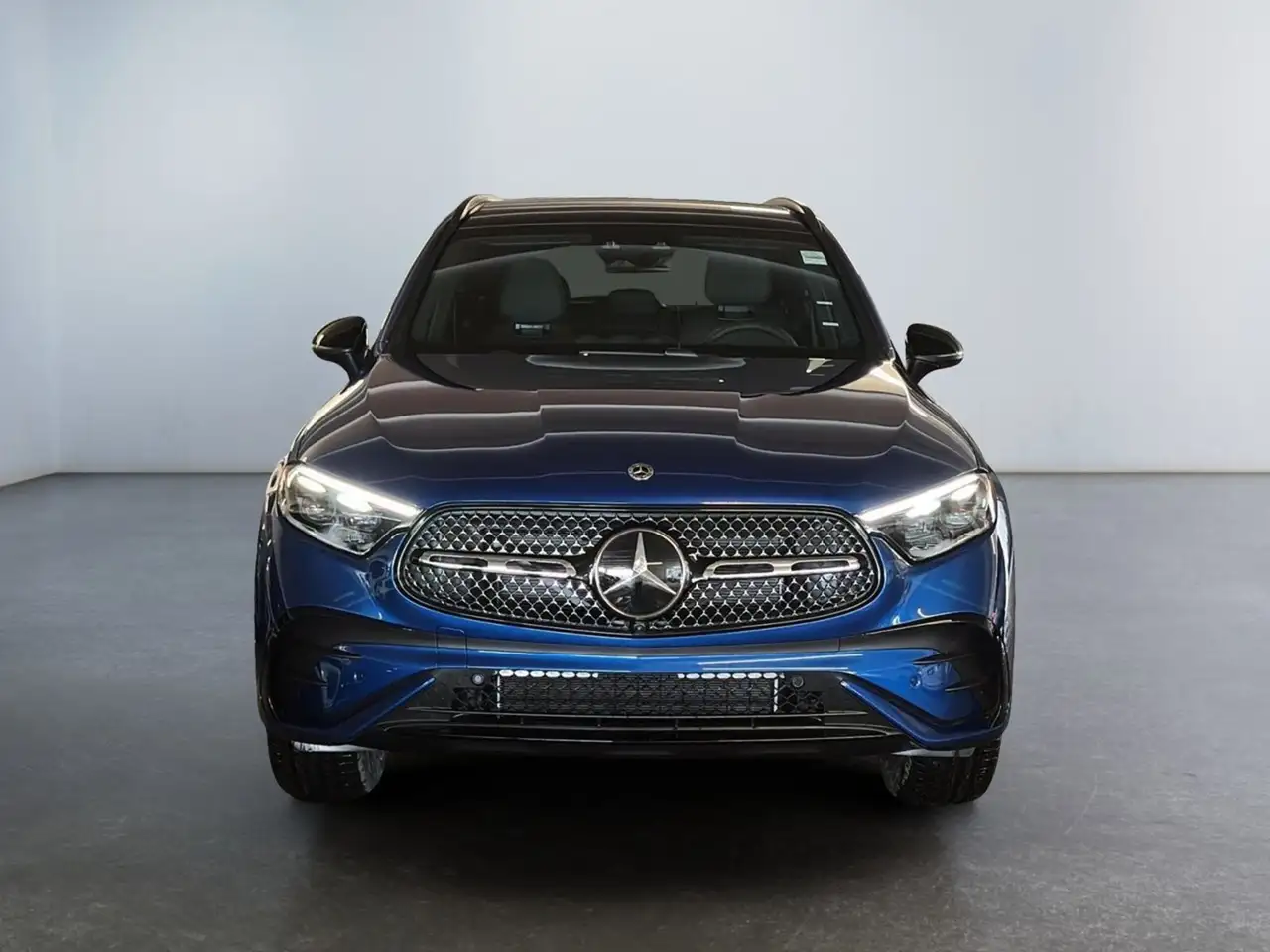 Mercedes-Benz GLC снимка Mercedes-Benz GLC