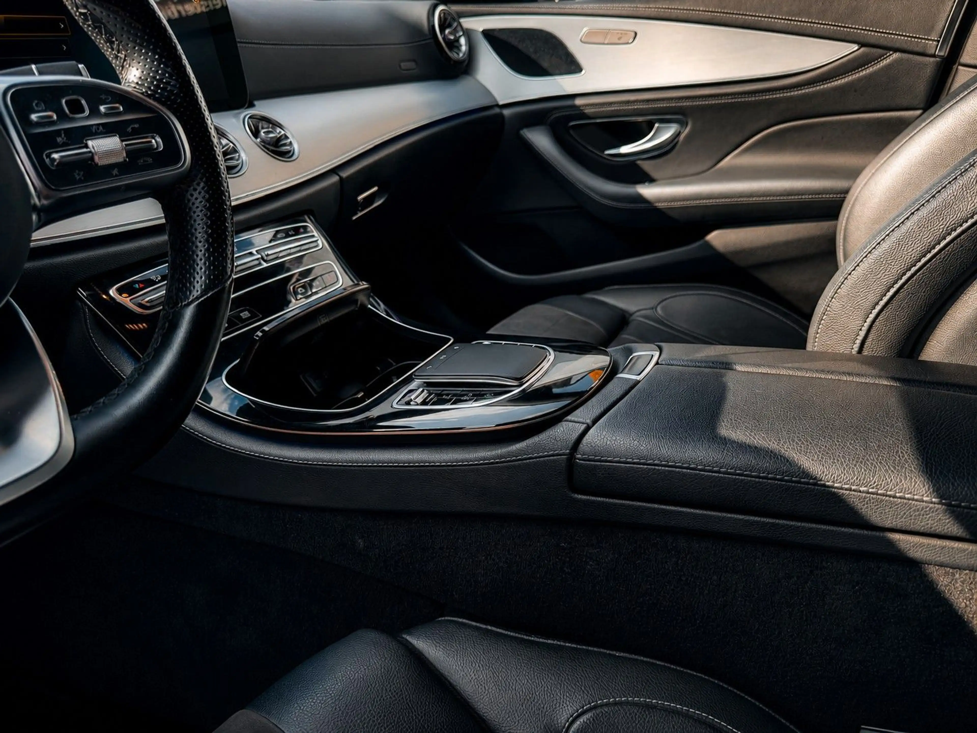 Mercedes-Benz CLS 220 d AMG Line /R-CAM/WIDE/MBEAM/SPUR/LEDER — photo 15