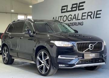 D5 Momentum AWD Geartronic 7-Sitzer Anhänge