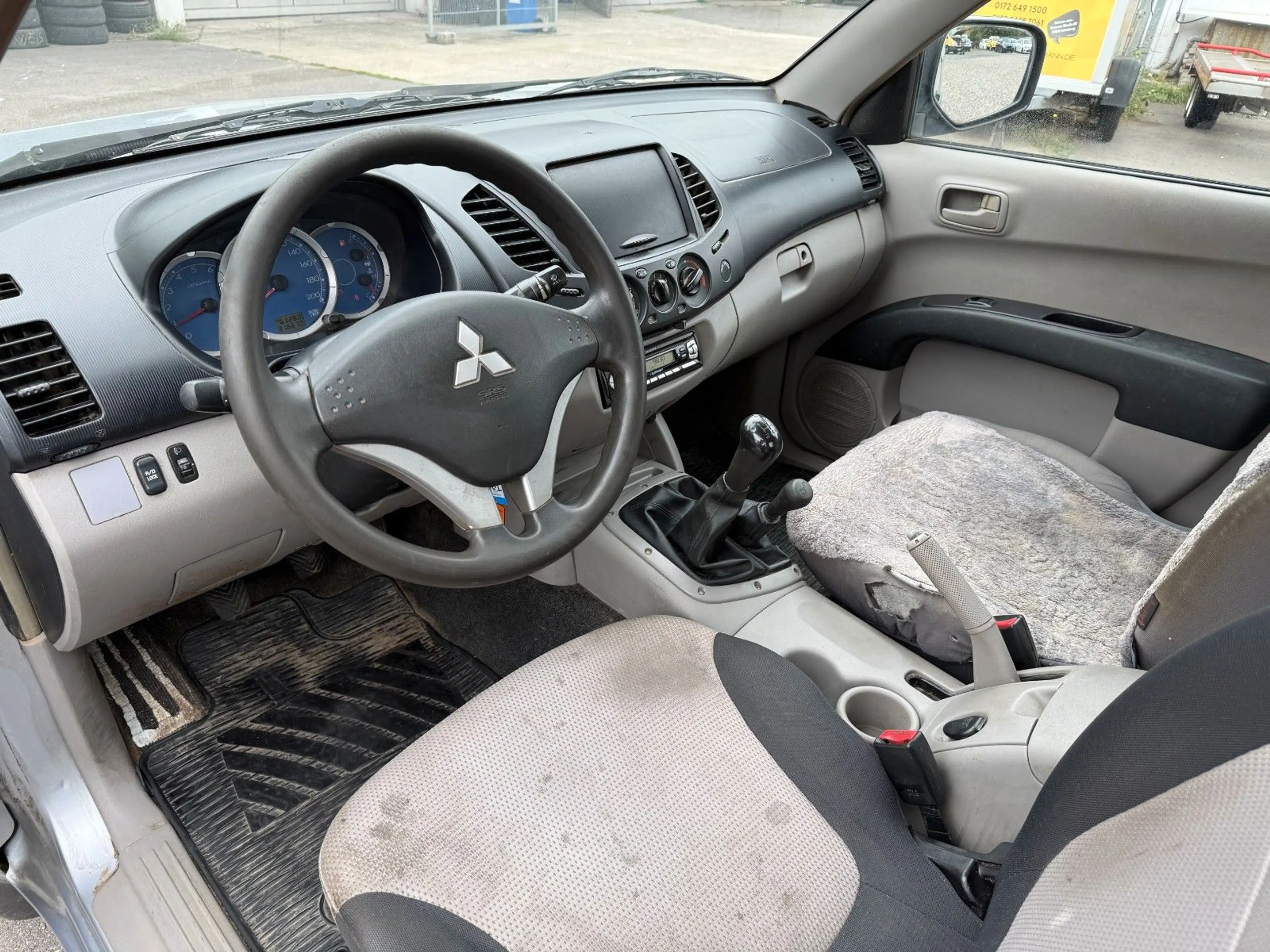 Mitsubishi L200 2.5D Invite ClubCab 4WD AHK Klima Tüv 08.27 — photo 14