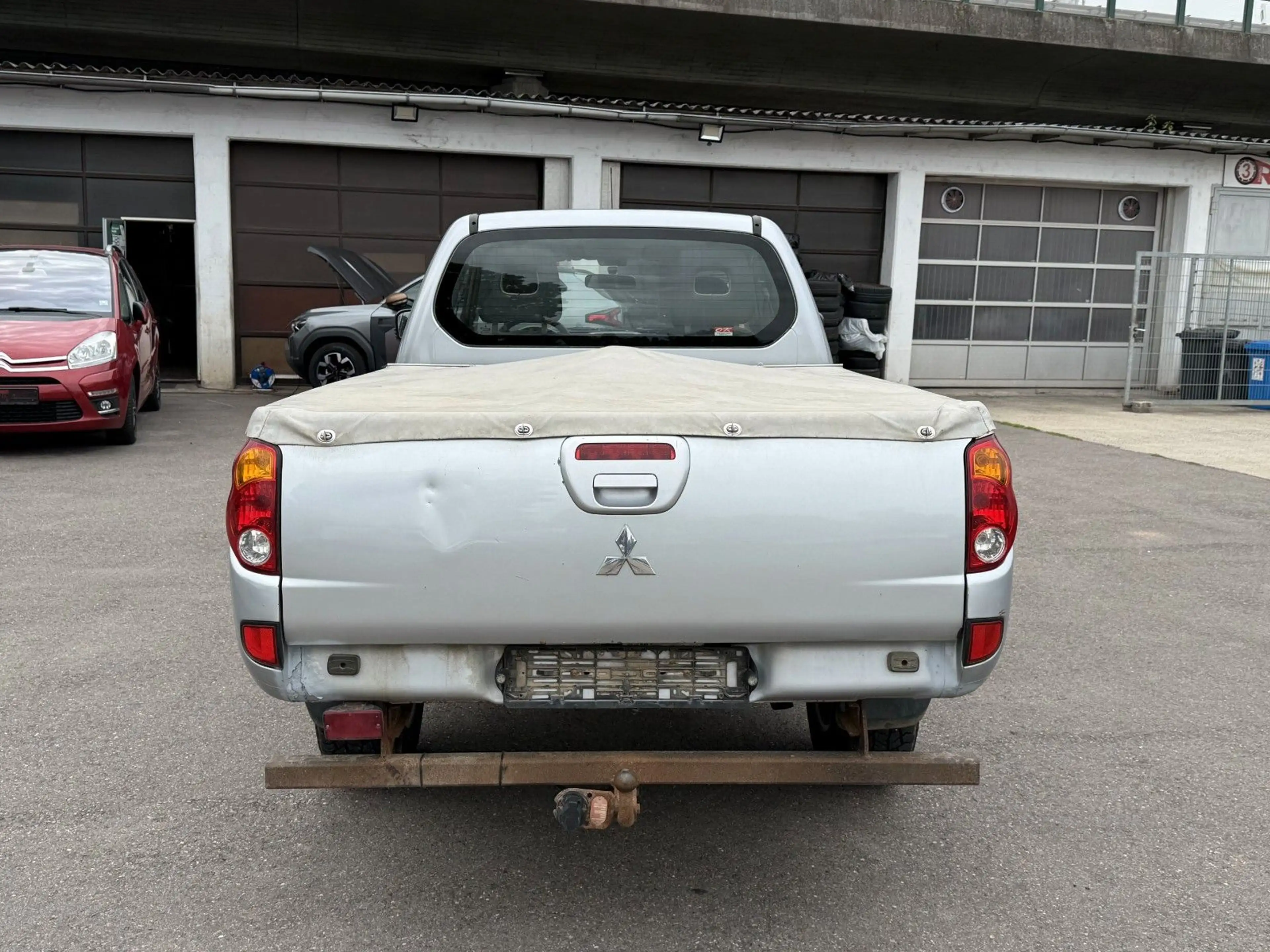 Mitsubishi L200 2.5D Invite ClubCab 4WD AHK Klima Tüv 08.27 — photo 5