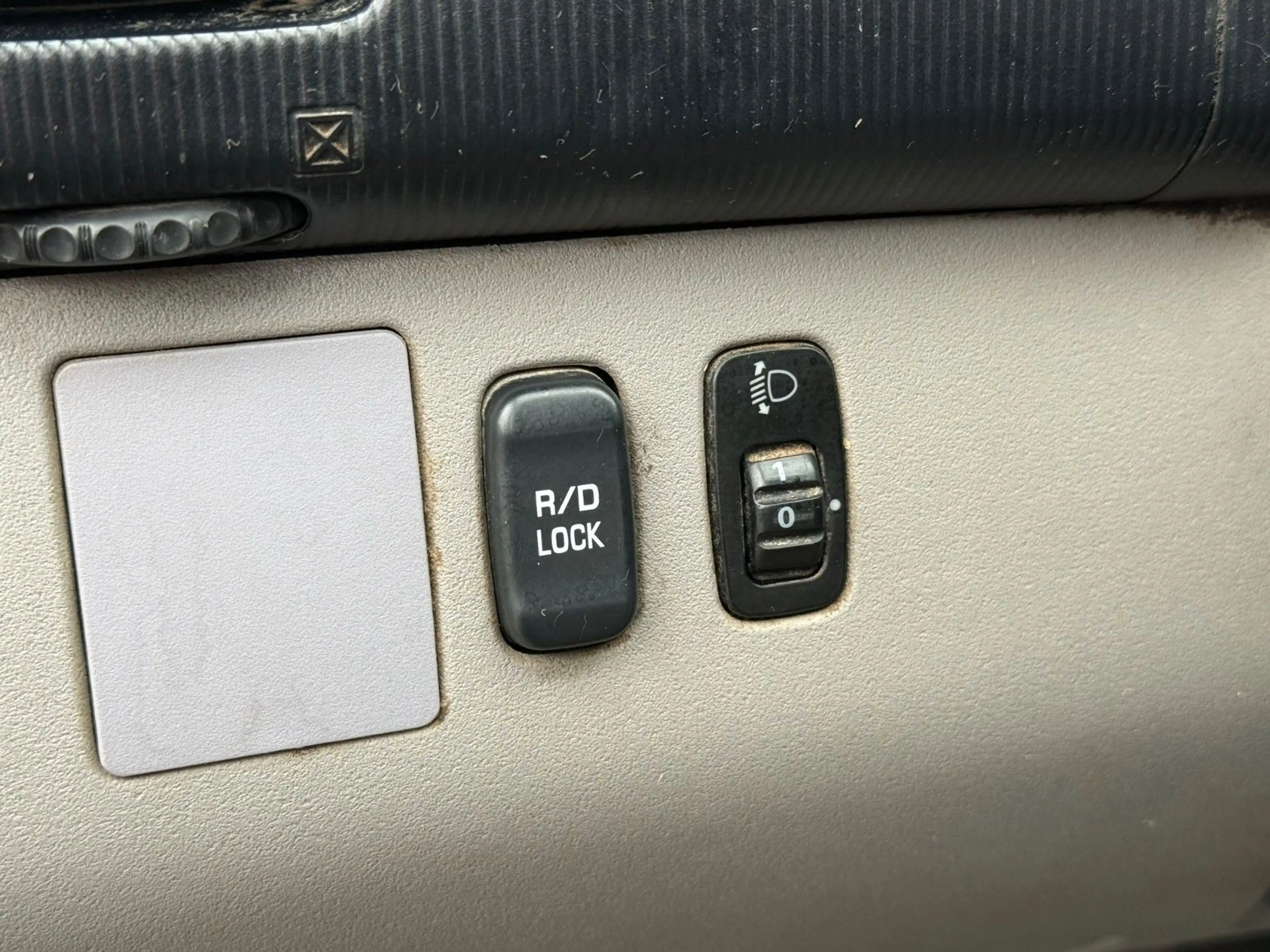 Mitsubishi L200 2.5D Invite ClubCab 4WD AHK Klima Tüv 08.27 — photo 11