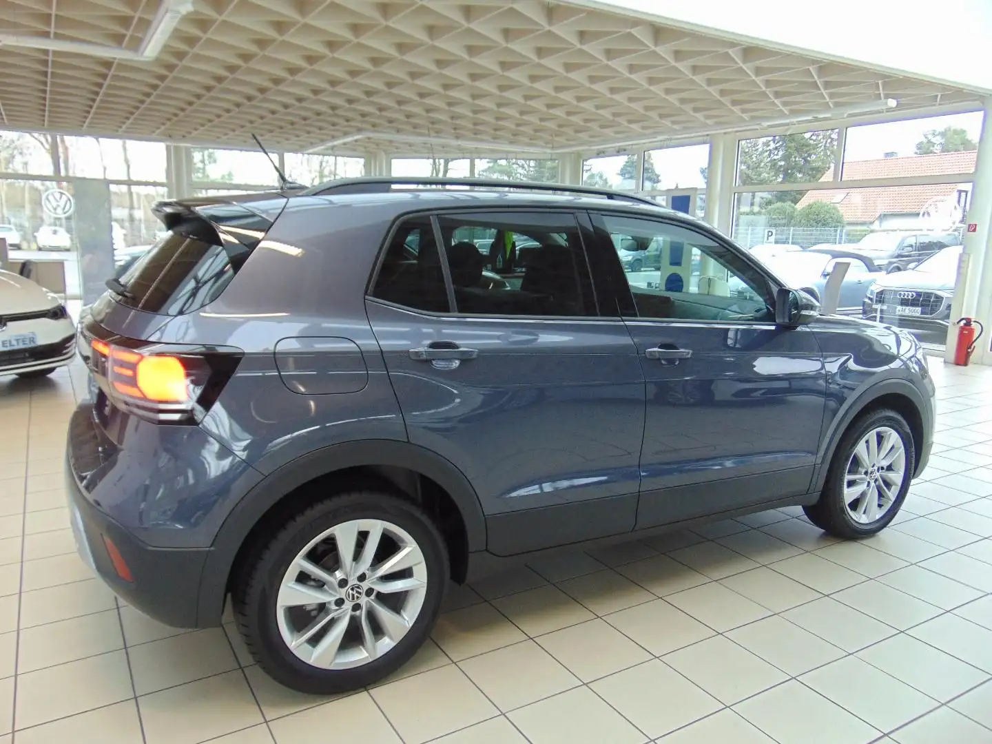 Volkswagen T-Cross Life 1.0 TSI Gris - 2