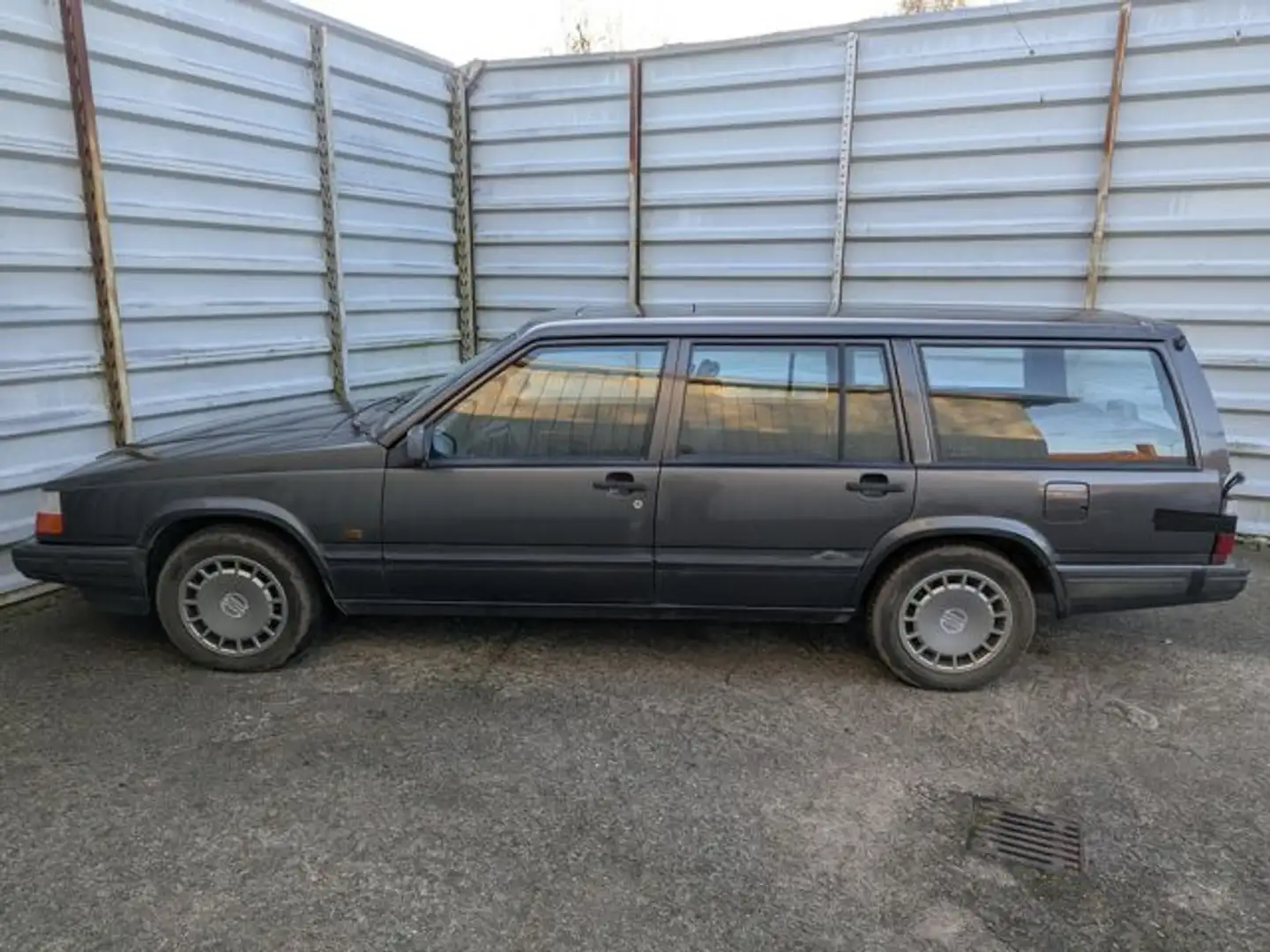 Volvo 940 GL Kombi Schwarz - 2