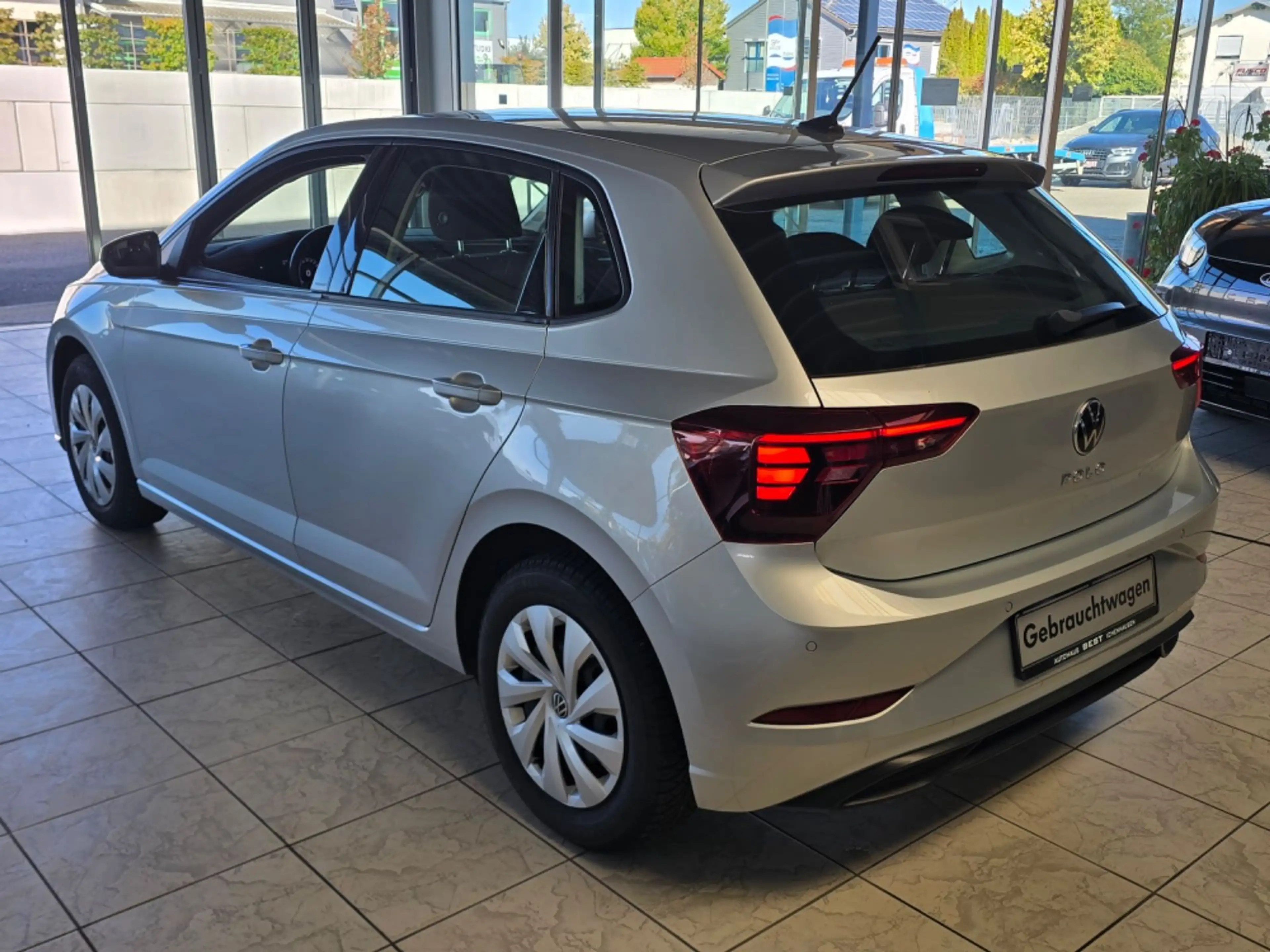 Volkswagen Polo VI 1.0 Life NAVI SHZ LED VIRTUAL MFL PDC — photo 8