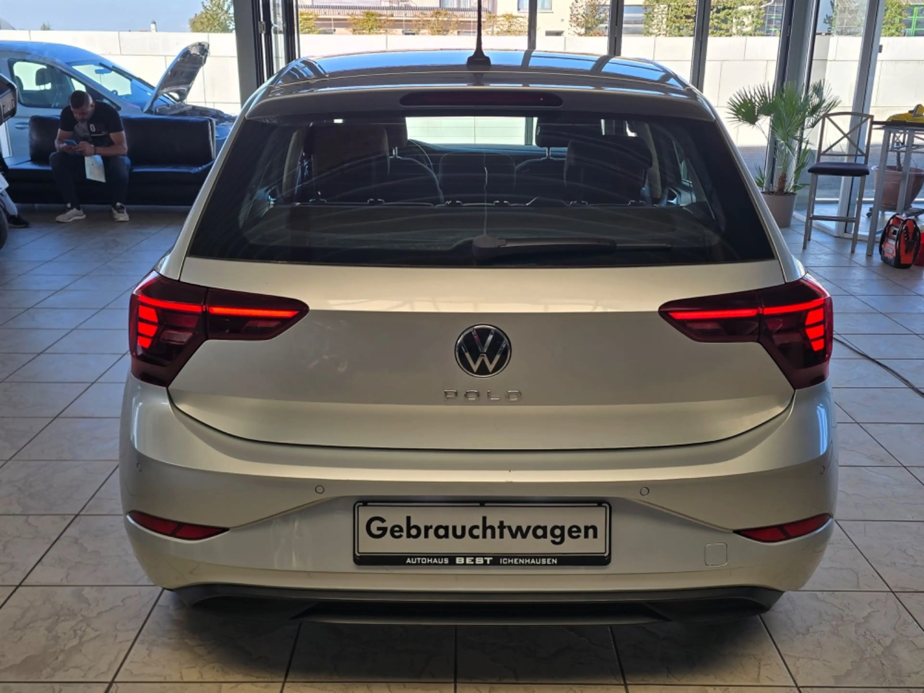 Volkswagen Polo VI 1.0 Life NAVI SHZ LED VIRTUAL MFL PDC — photo 7