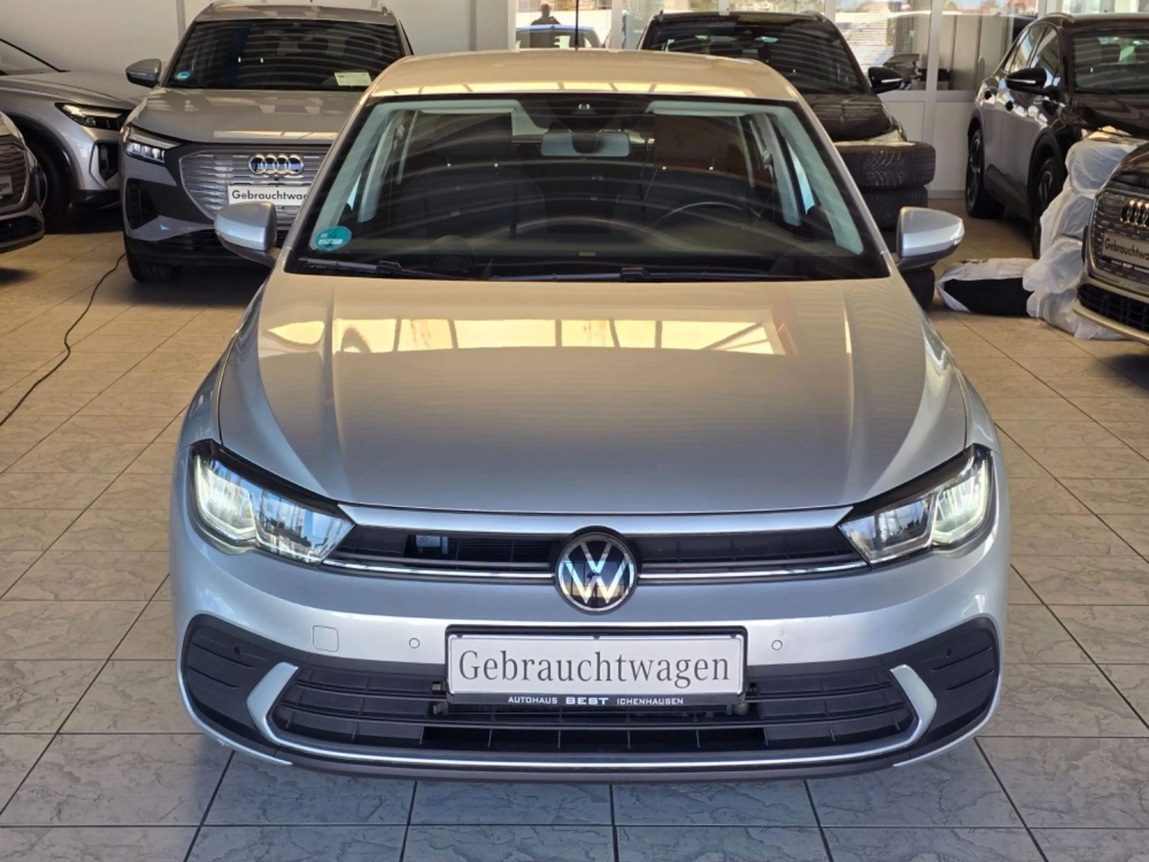 Volkswagen Polo VI 1.0 Life NAVI SHZ LED VIRTUAL MFL PDC — photo 2