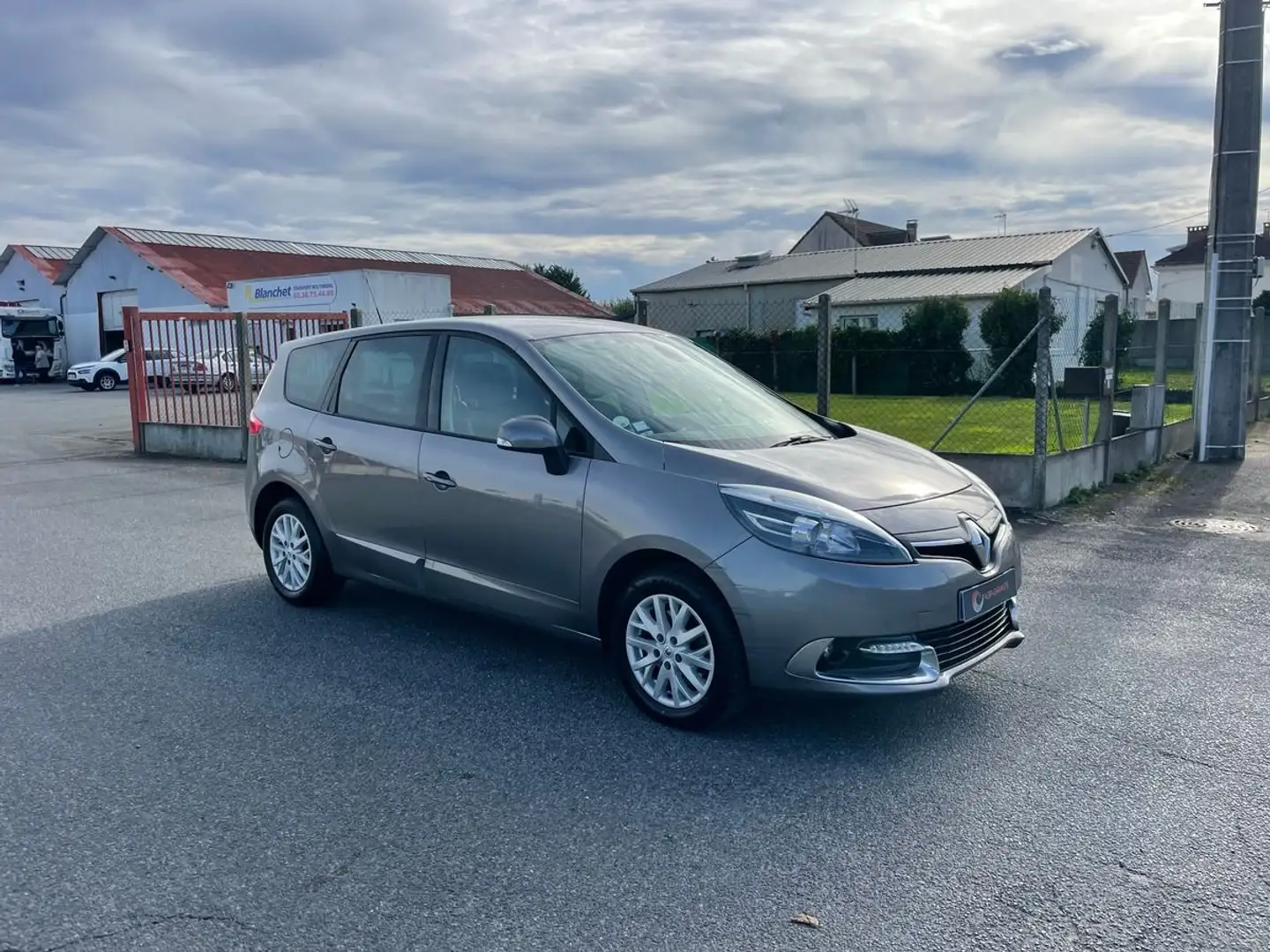 Renault Grand Scenic 1.5 dci 110 cv edc garantie 12 mois Gris - 2