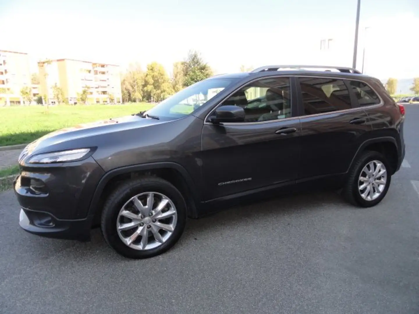 Jeep Cherokee Cherokee  2.2   Limited 4wd drive I 200cv auto Gris - 2