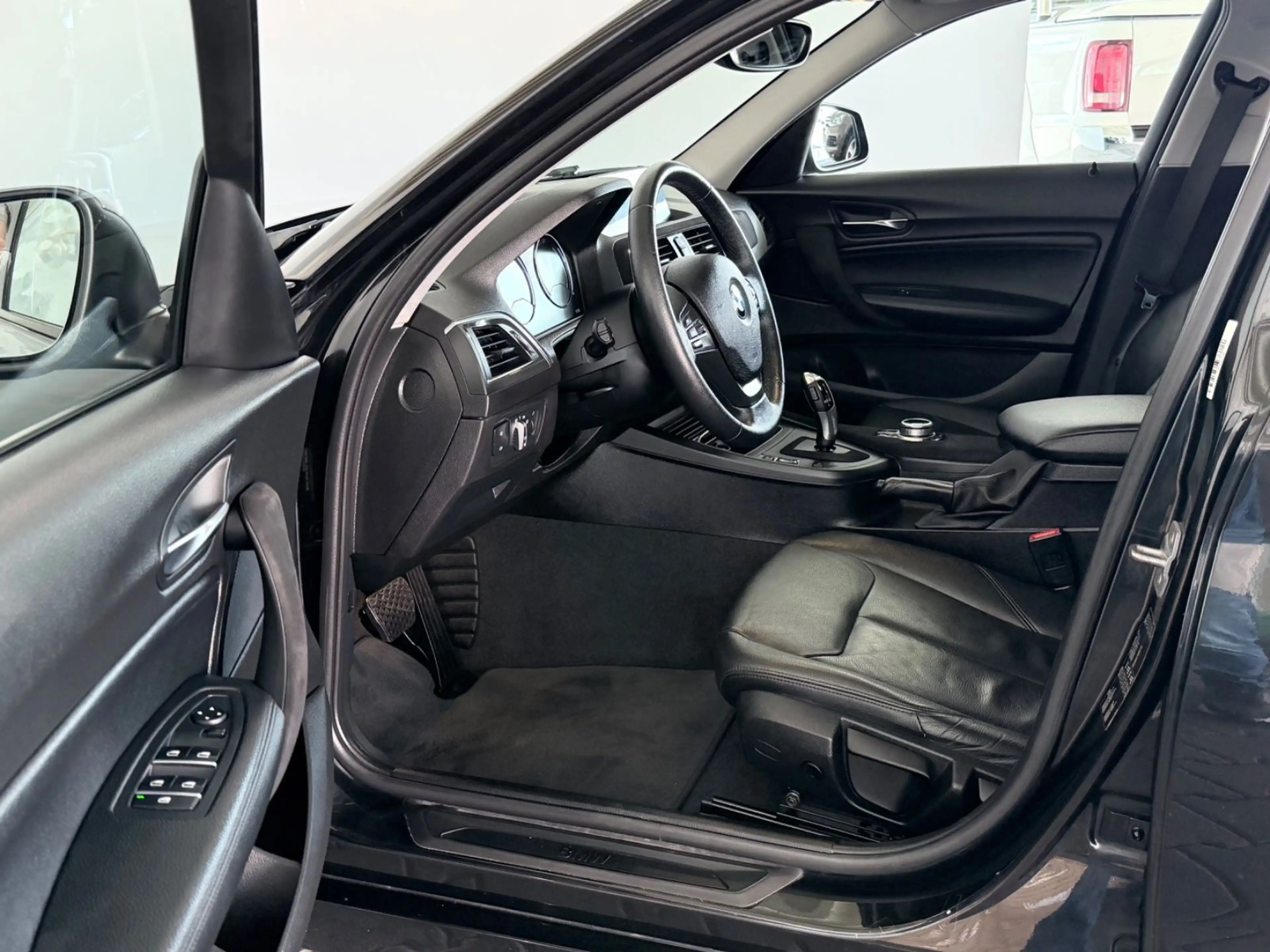 BMW 120 i Advantage Automatik — photo 7