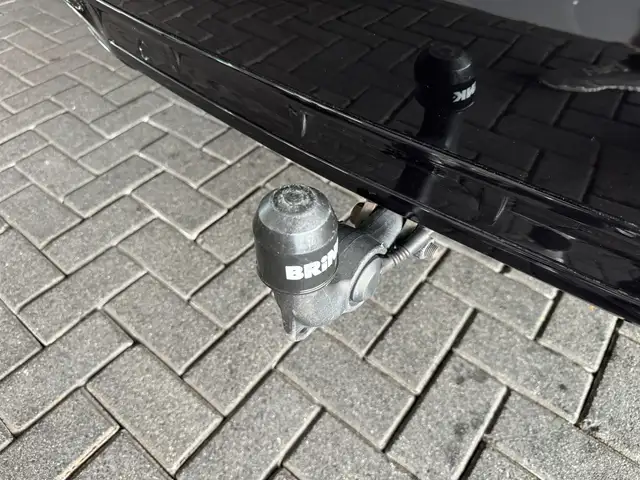 Volvo XC90 view 19