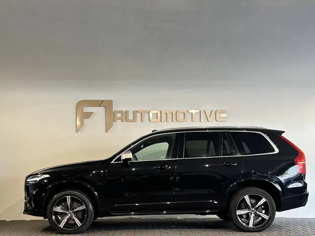Volvo XC90 view 8