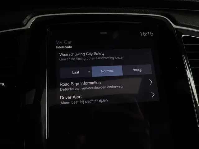 Volvo XC90 view 29