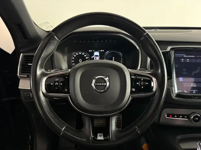 Volvo XC90 view 11