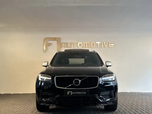 Volvo XC90 view 2