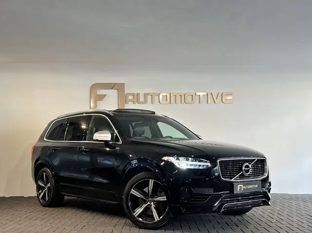 Volvo XC90 view 3