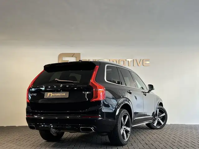 Volvo XC90 view 4