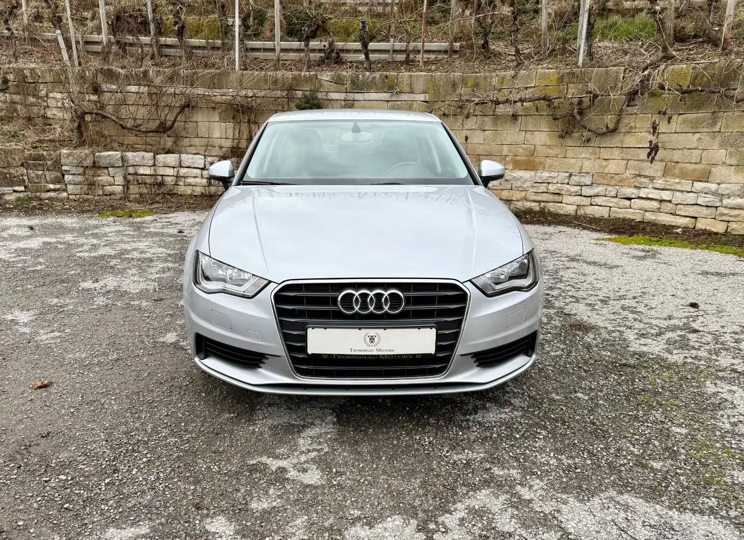 Audi A3 Limousine attraction, Automatic, PDC, 1.Hand! Silber - 2