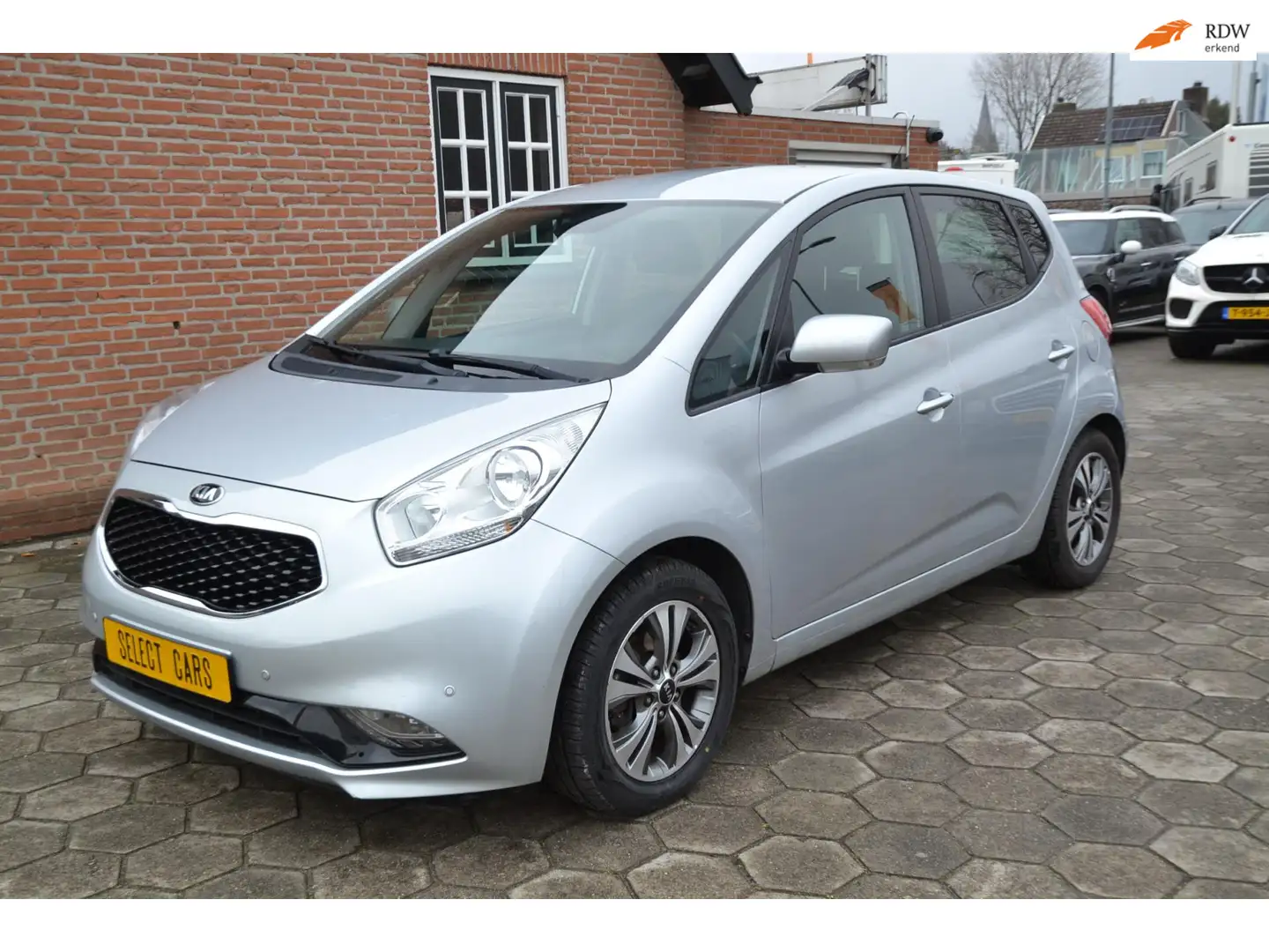 Kia Venga 1.6 CVVT DynamicPLusLine Facelift model - Airco - Grau - 1