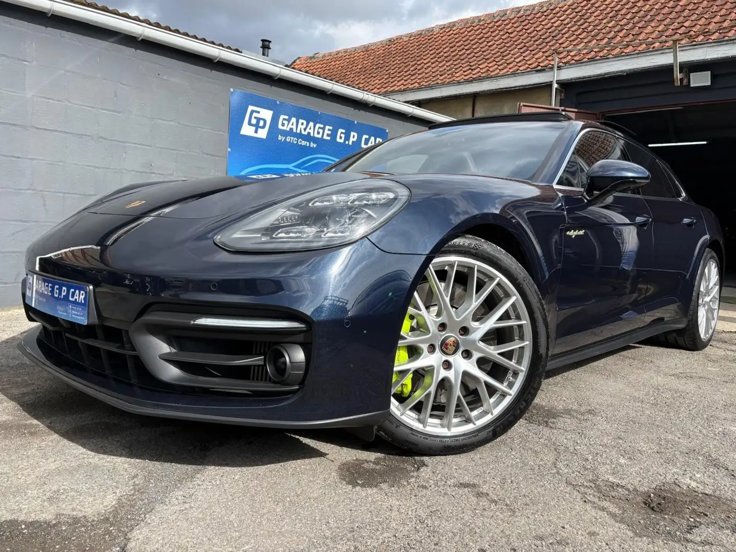 PORSCHE Panamera