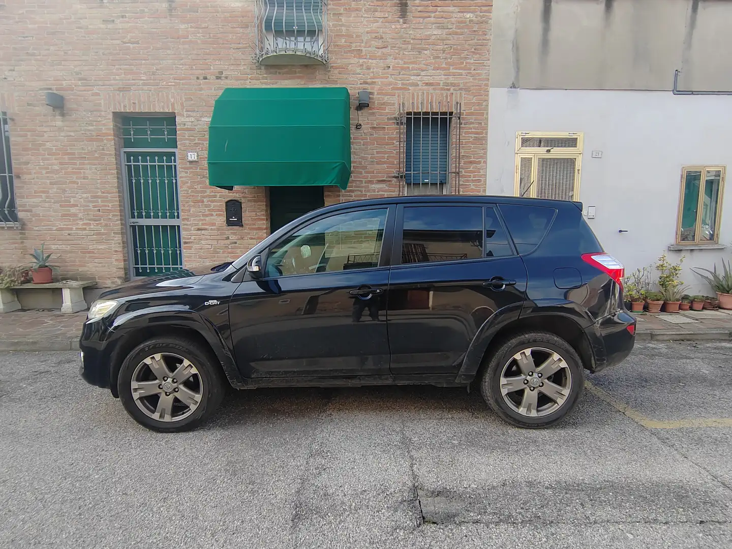 Toyota RAV 4 RAV4 Crossover 2.2 d-4d Executive 150cv auto Nero - 2